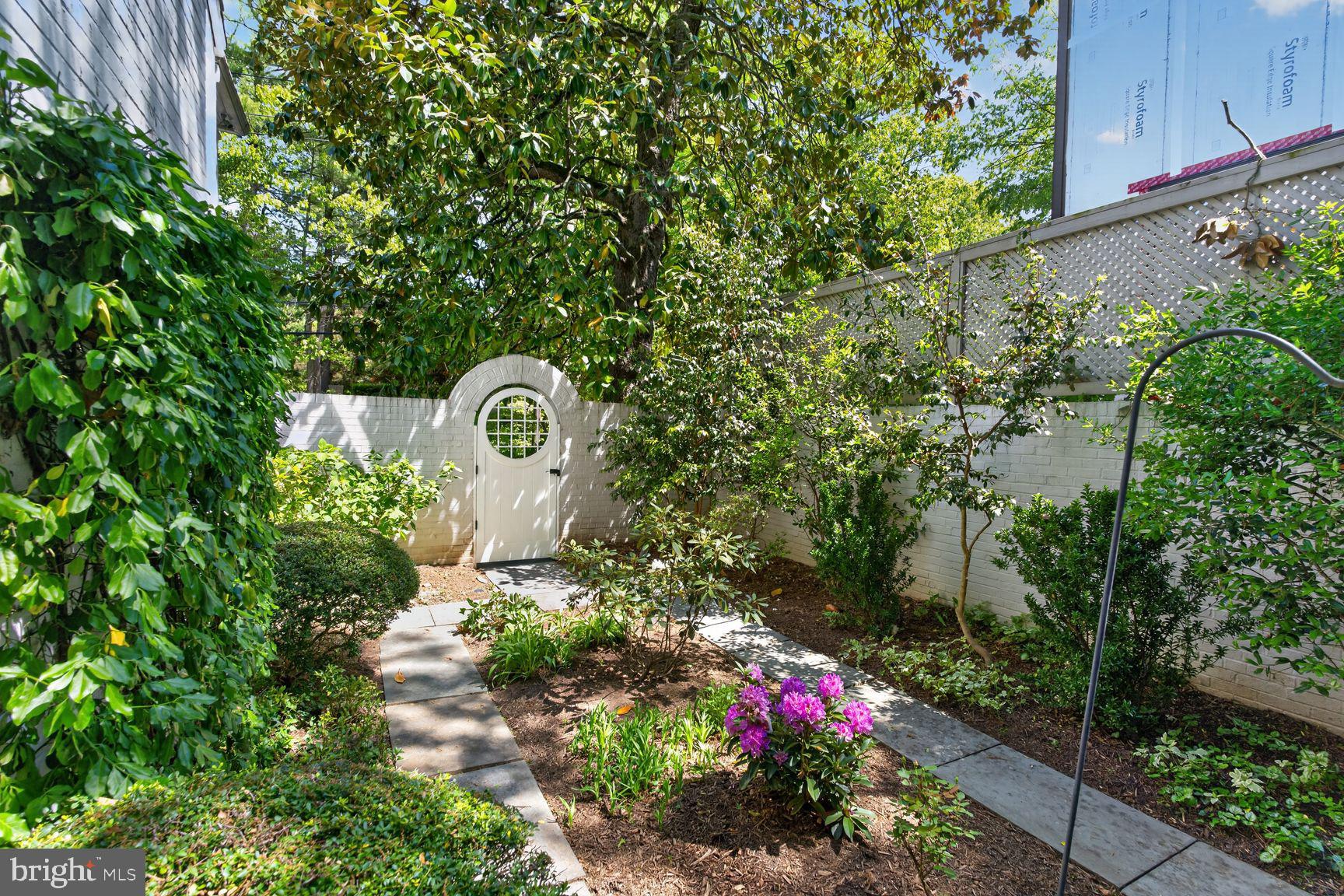 BERKLEY - Residential