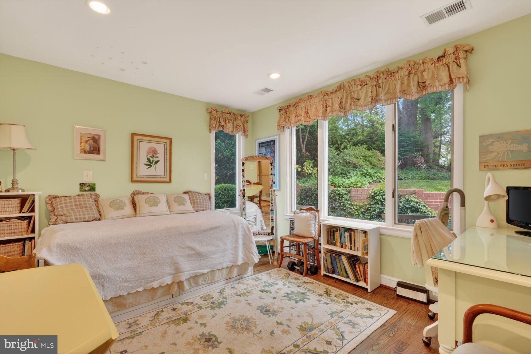 BERKLEY - Residential