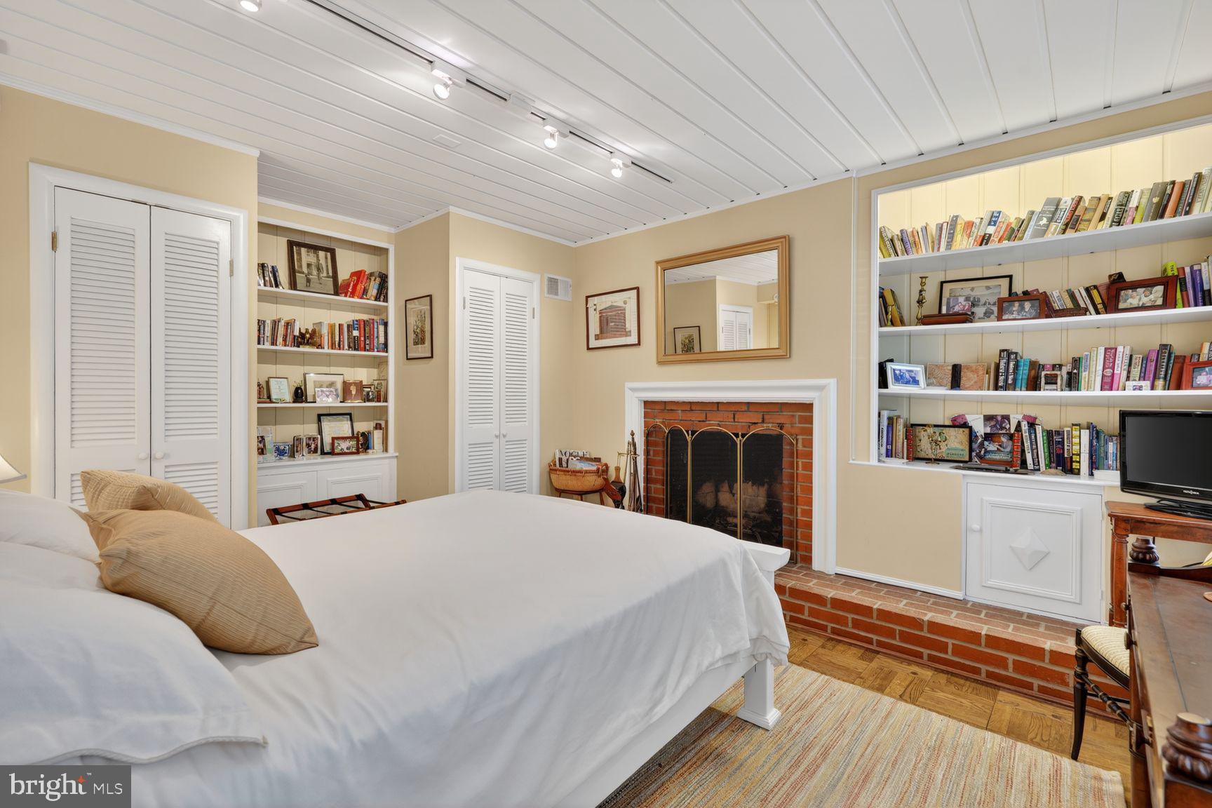 BERKLEY - Residential