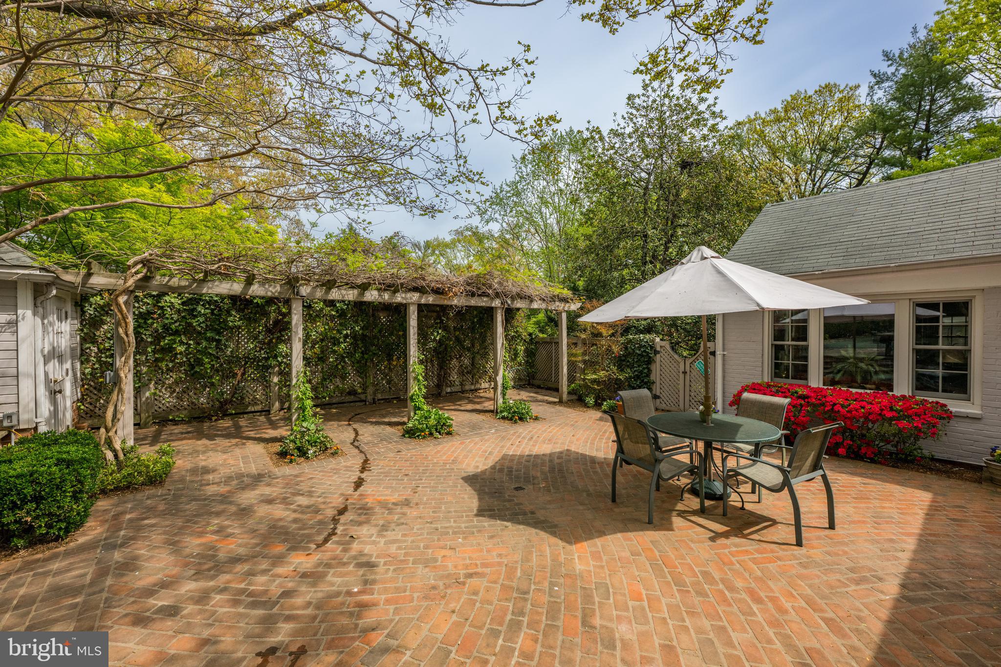 BERKLEY - Residential