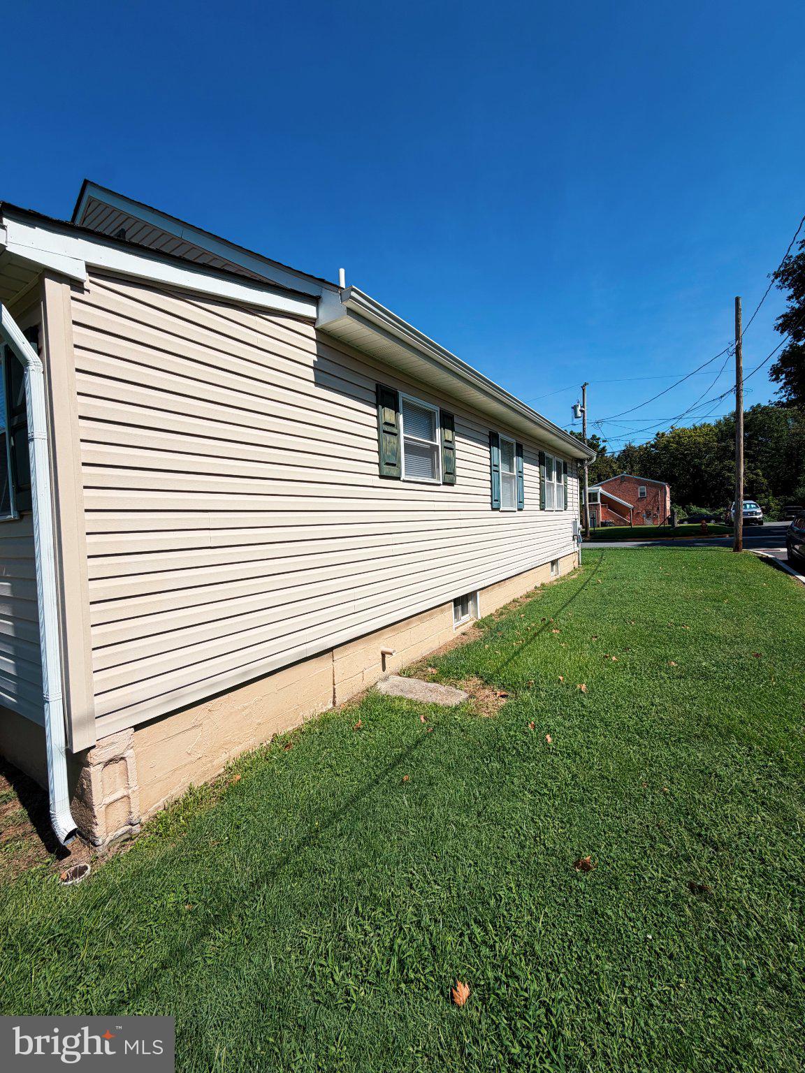 200 BRYLGON AVENUE