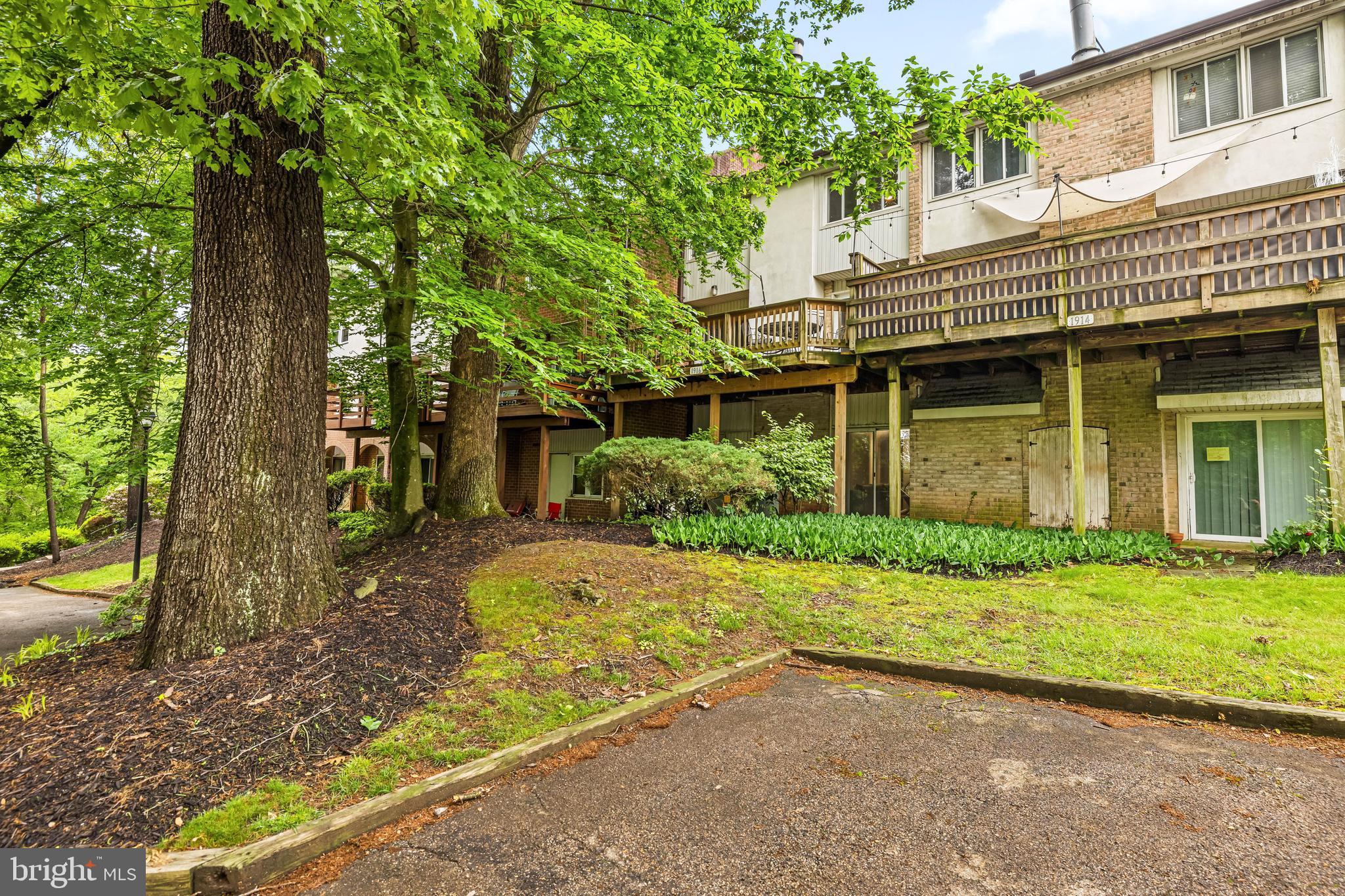 GREENBERRY WOODS - Residential