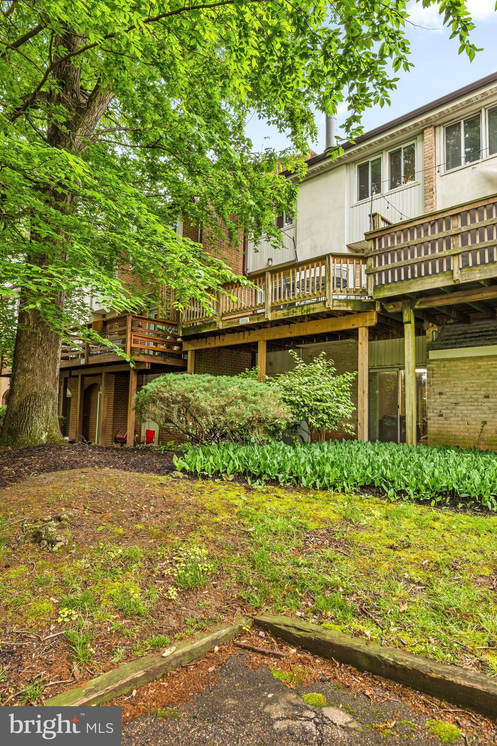 GREENBERRY WOODS - Residential
