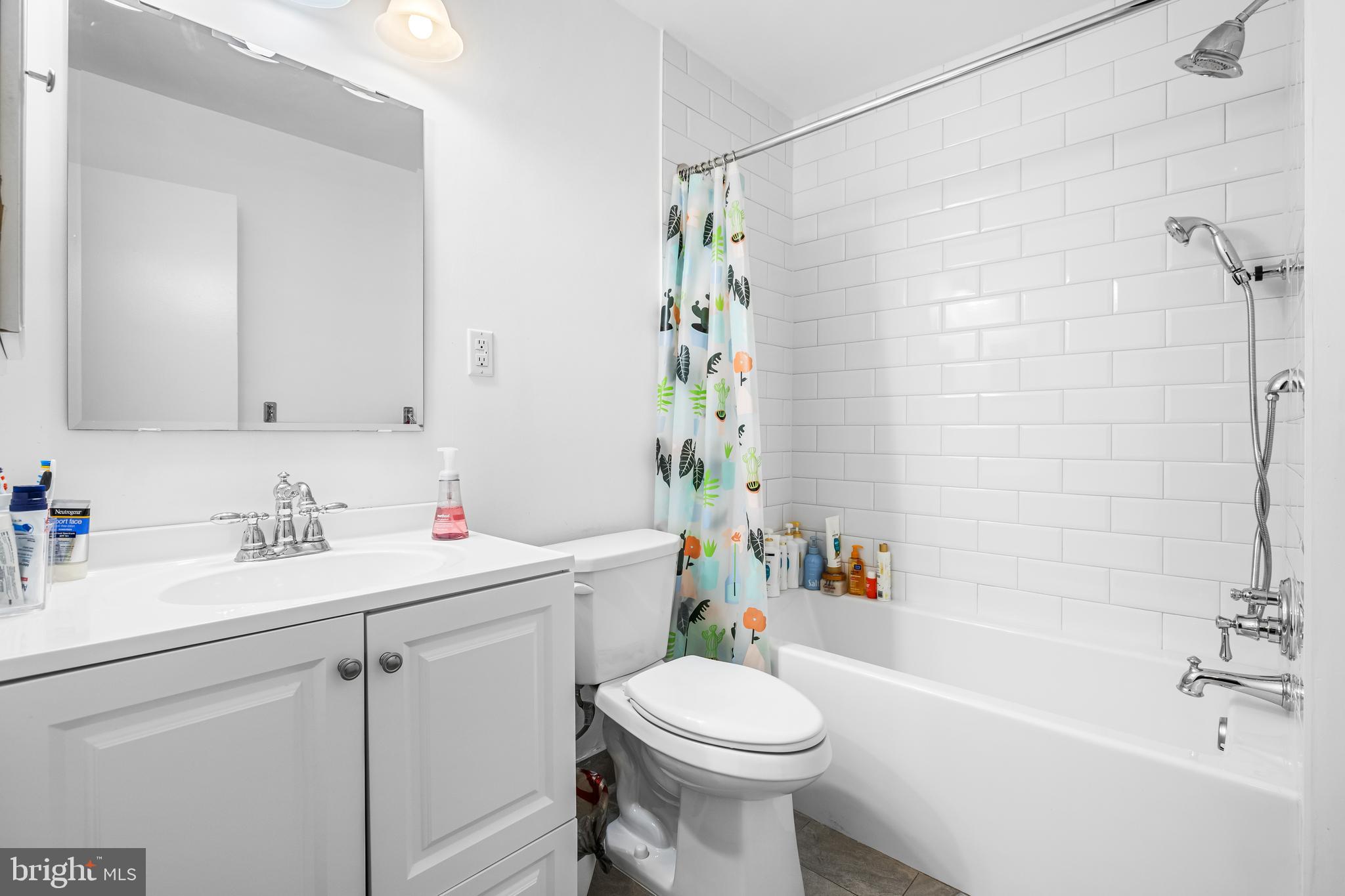 GREENBERRY WOODS - Residential