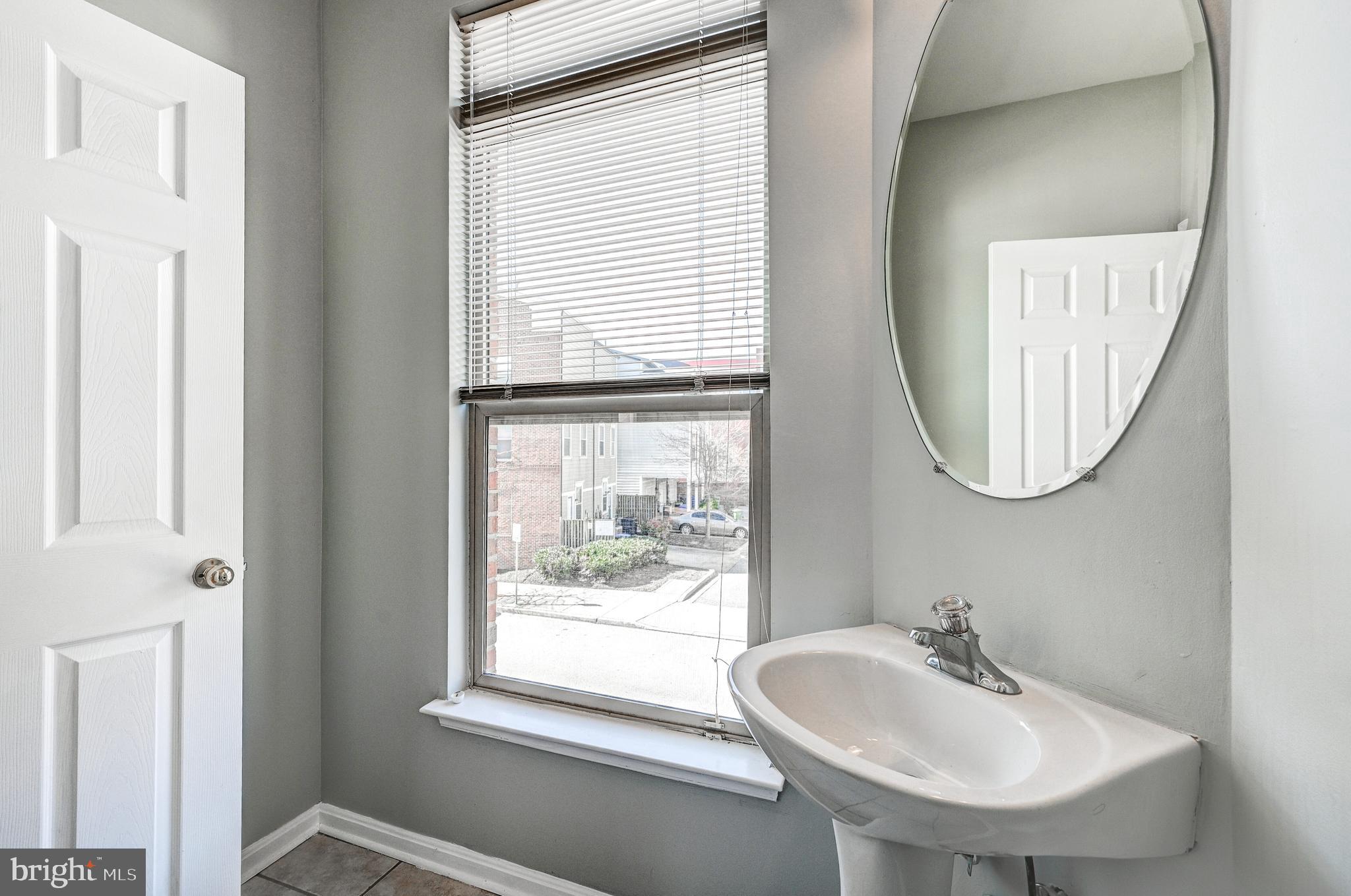 ALBEMARLE SQUARE - Residential