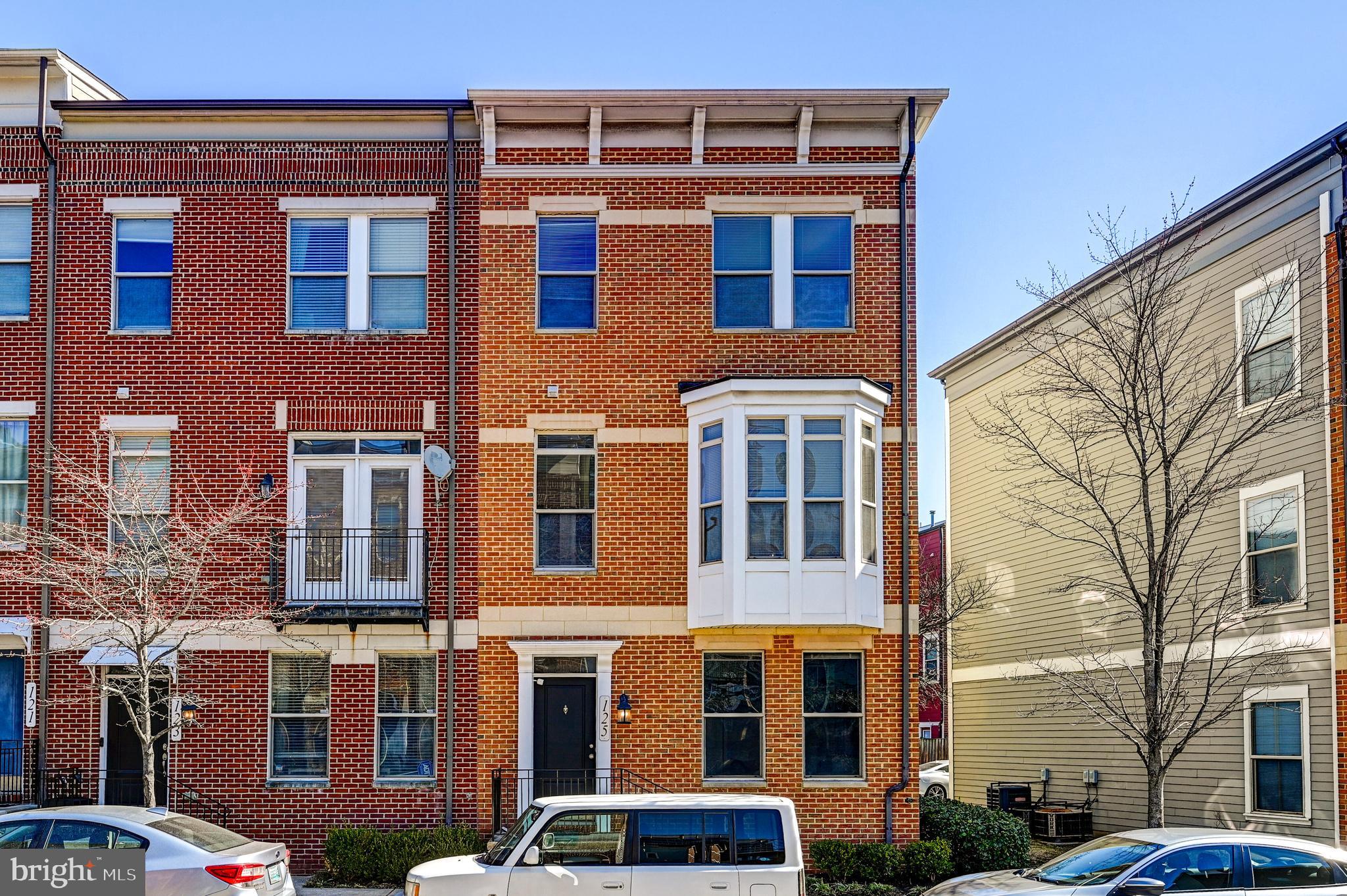 ALBEMARLE SQUARE - Residential