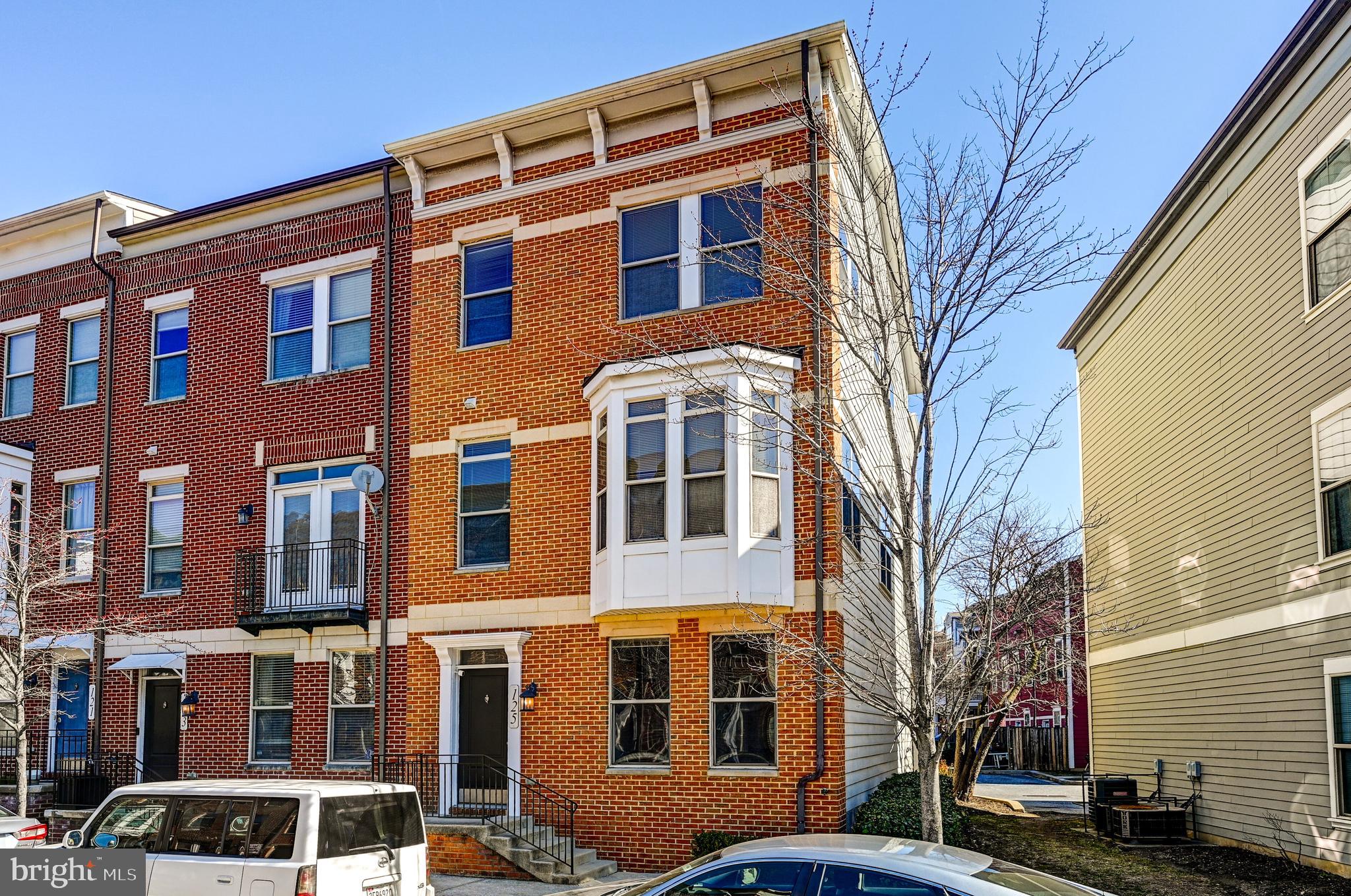 ALBEMARLE SQUARE - Residential