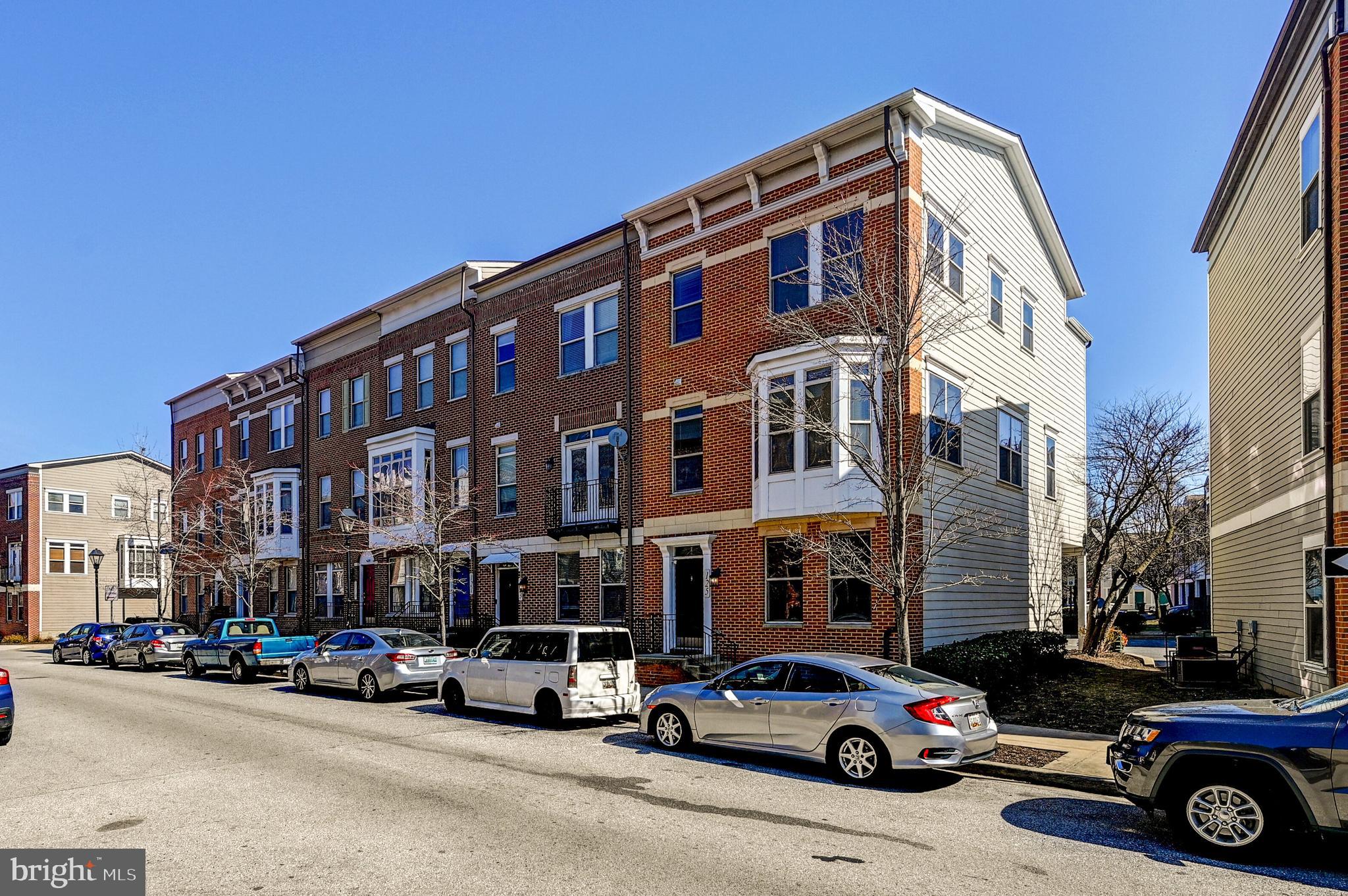 ALBEMARLE SQUARE - Residential