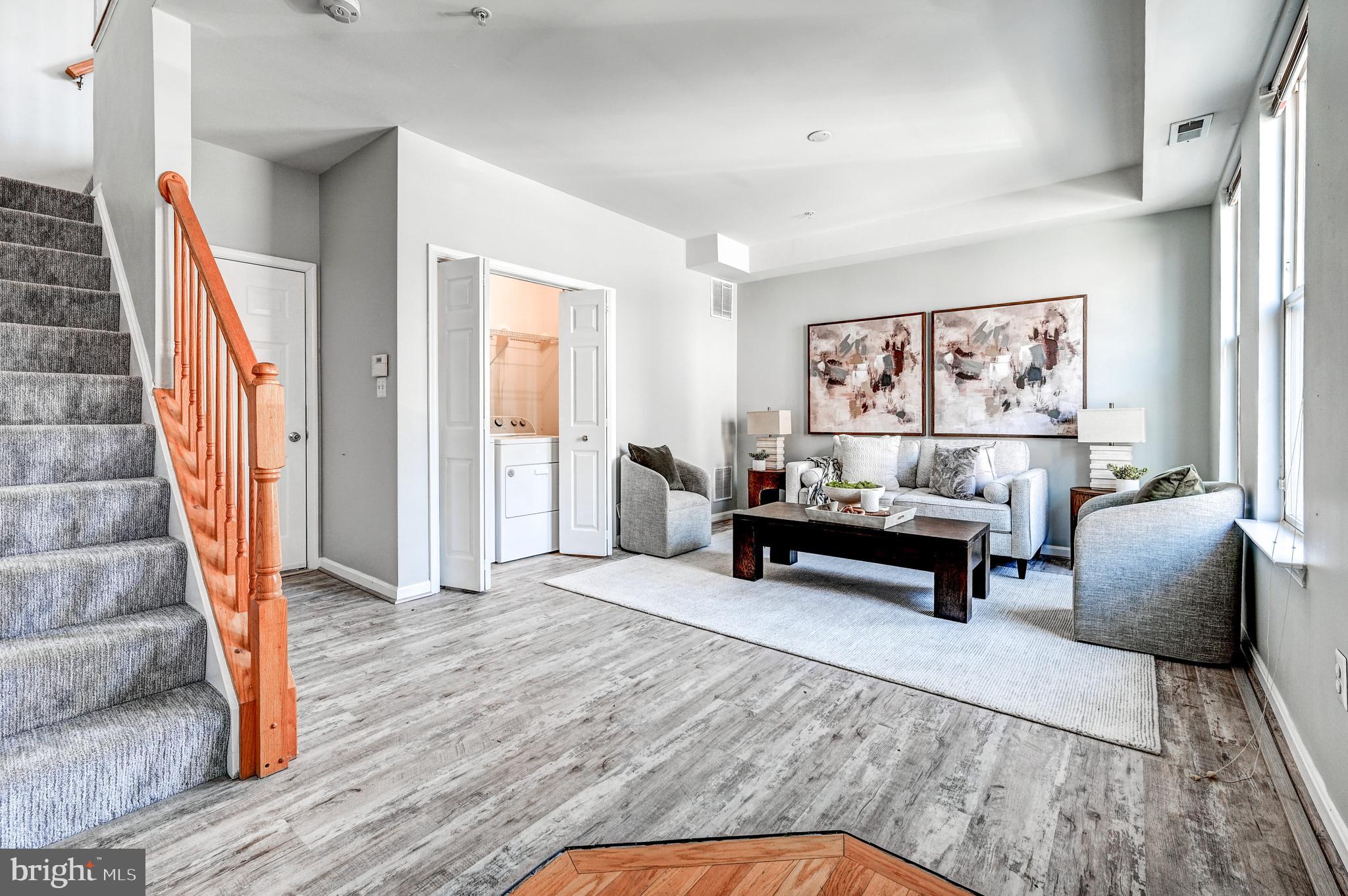 ALBEMARLE SQUARE - Residential