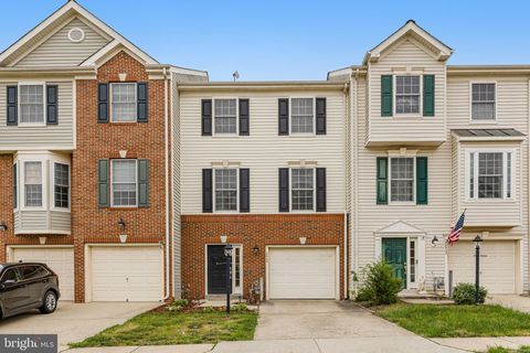 Photo of 8923 Tappen Mill Way, MANASSAS, VA 20109 (MLS # VAPW2115584)
