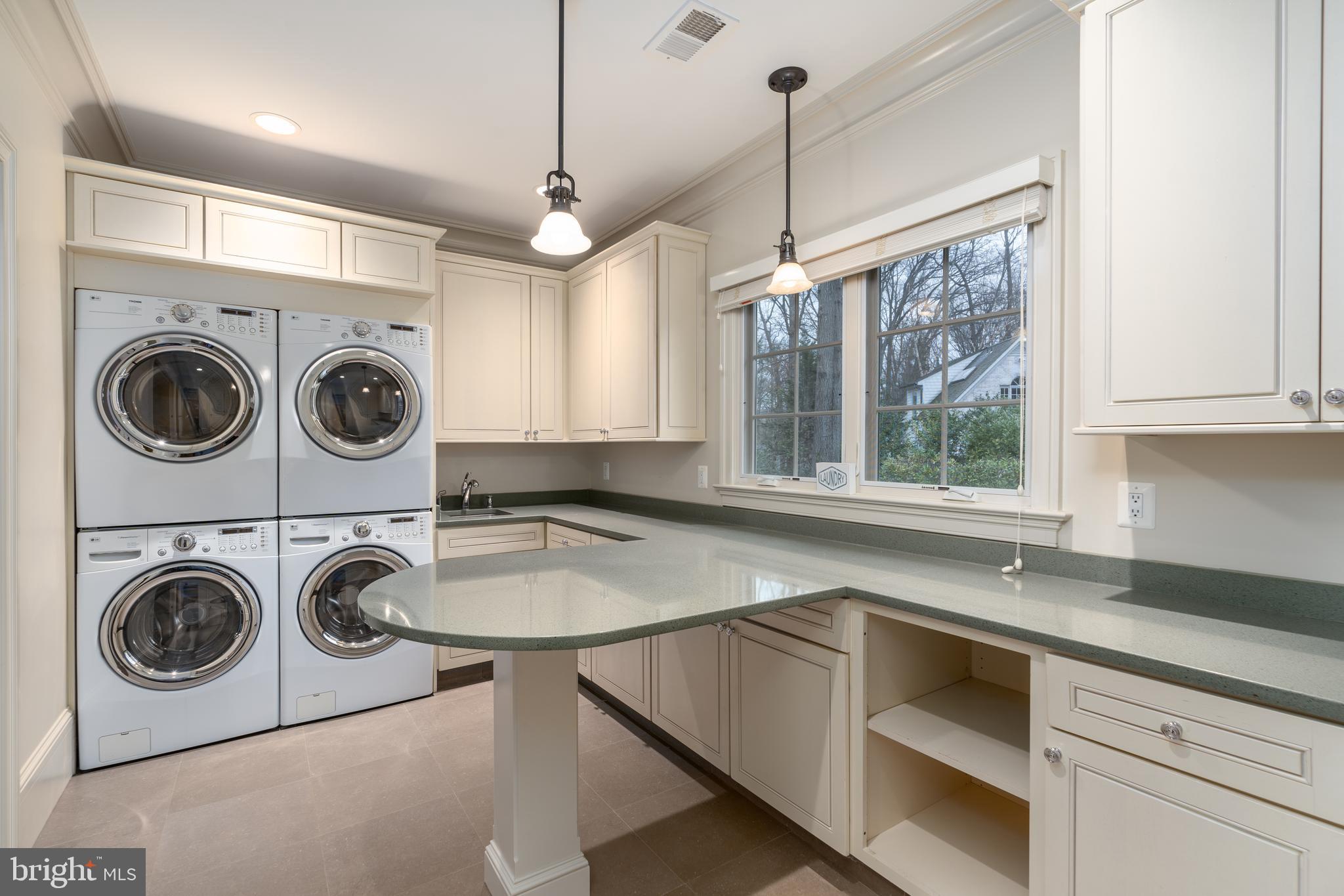 ELMWOOD ESTATES - Residential