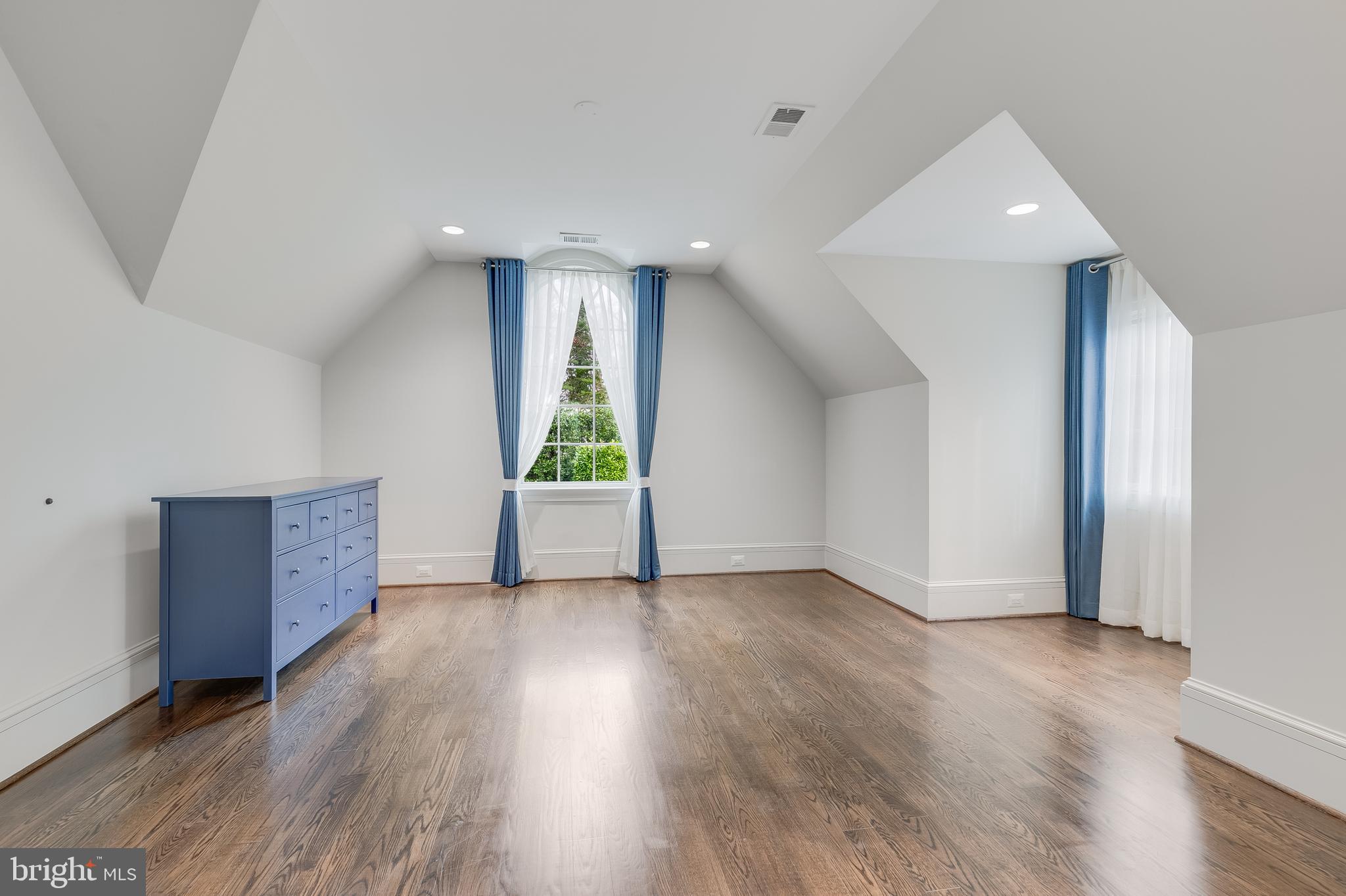 ELMWOOD ESTATES - Residential