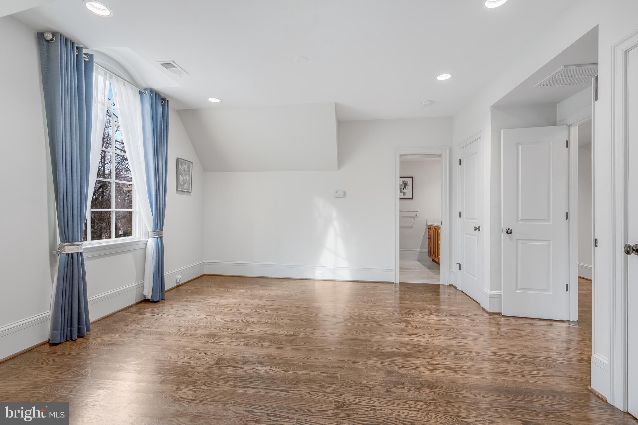 ELMWOOD ESTATES - Residential