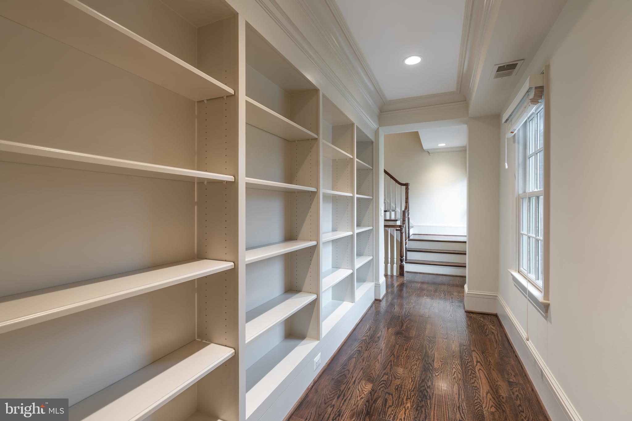 ELMWOOD ESTATES - Residential