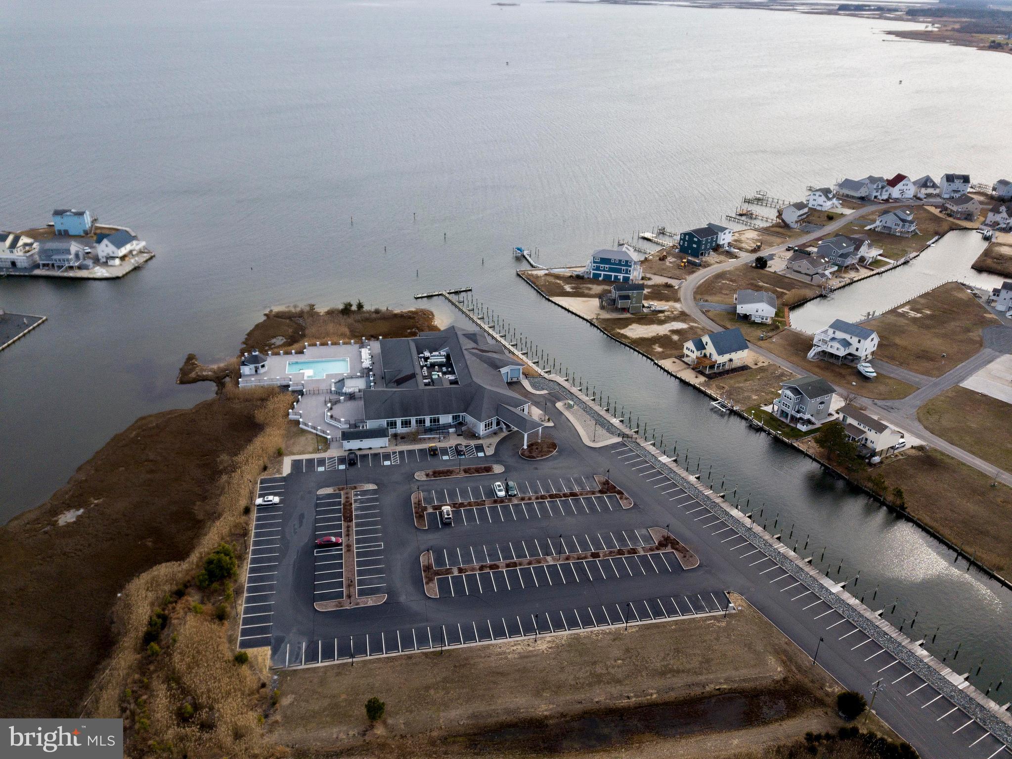 CAPTAIN'S COVE - Land