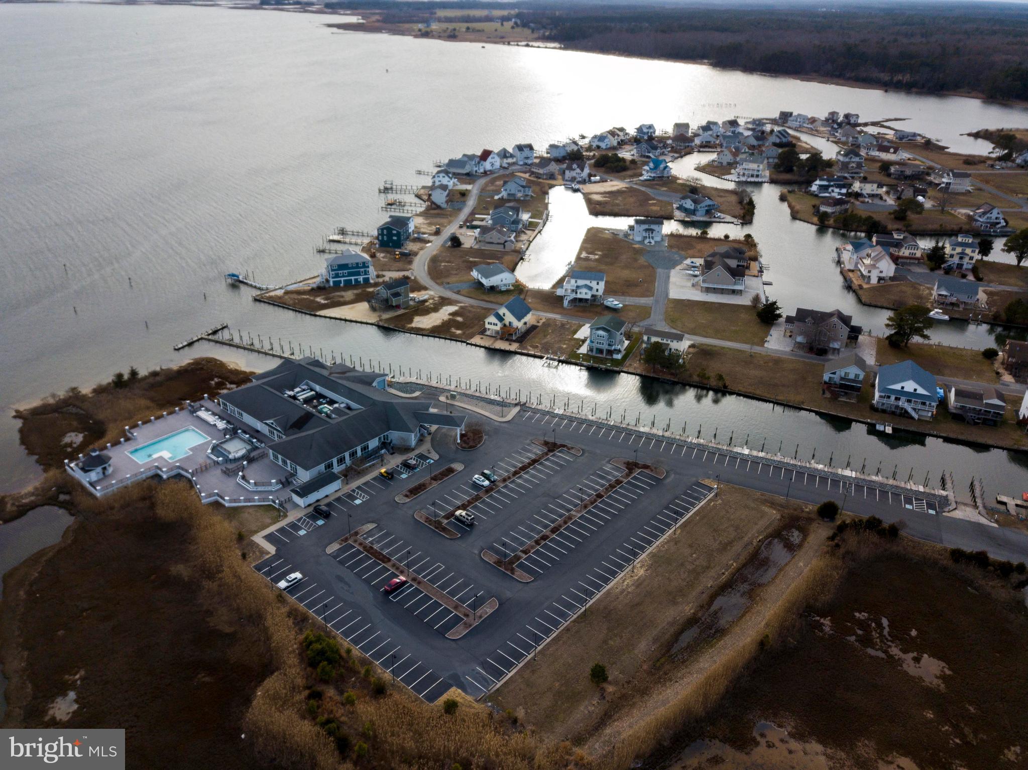 CAPTAIN'S COVE - Land