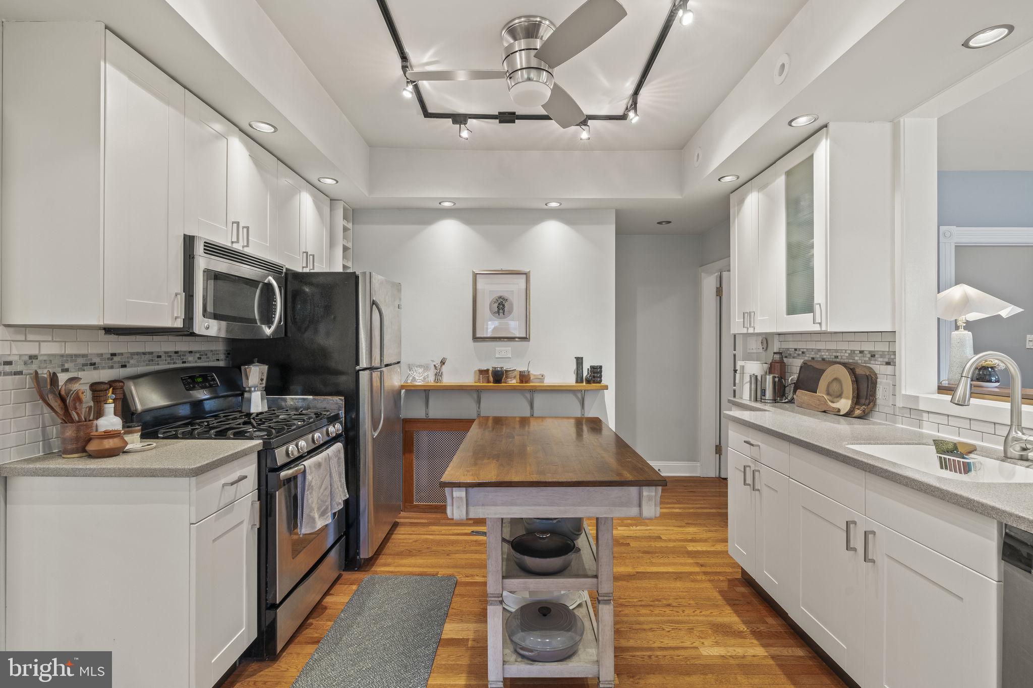 ROXBOROUGH - Residential