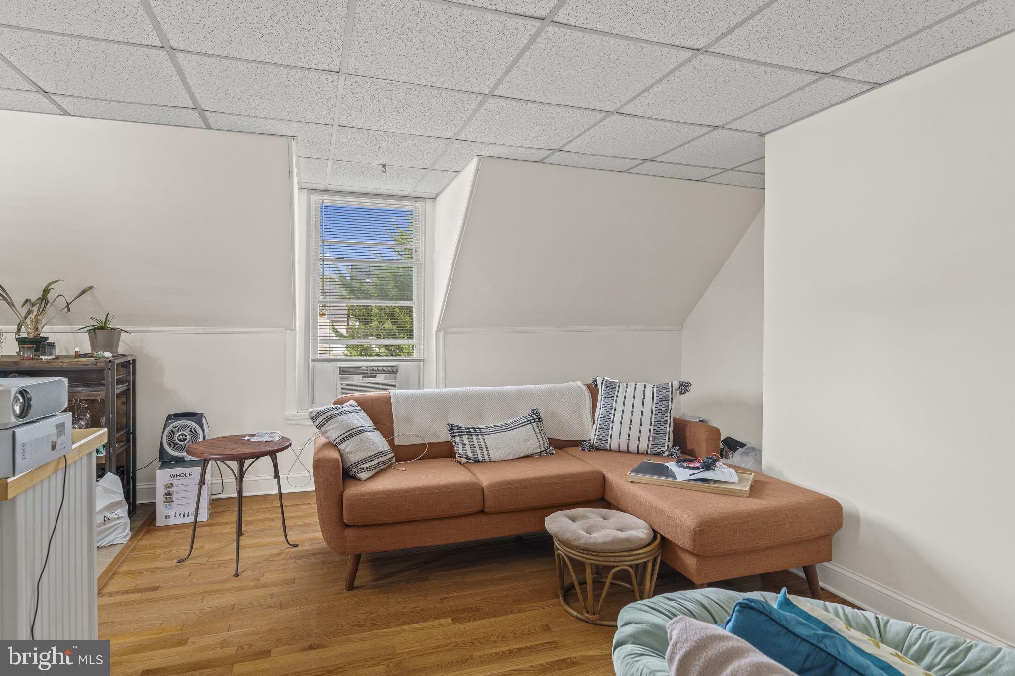 ROXBOROUGH - Residential