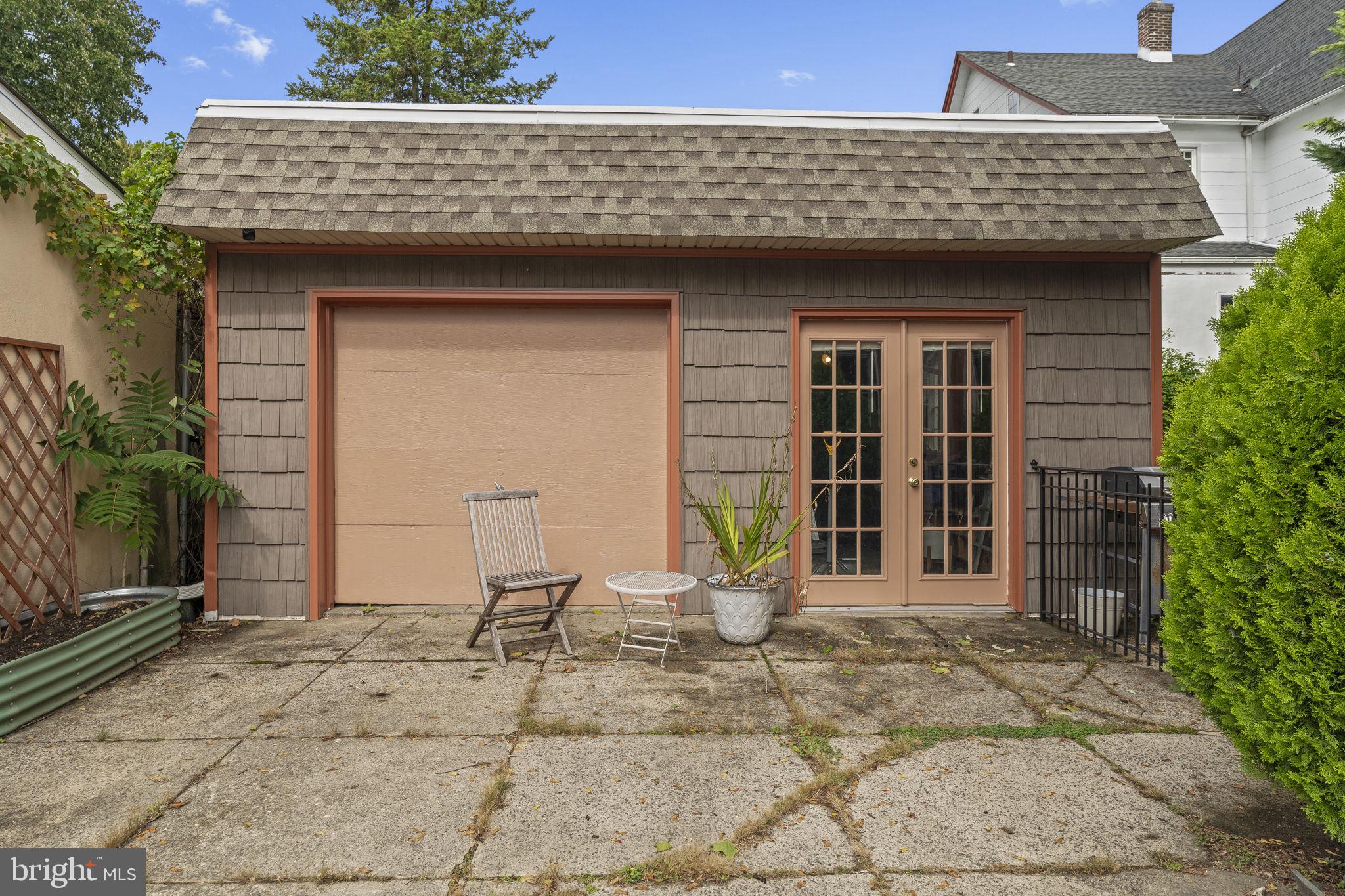 ROXBOROUGH - Residential