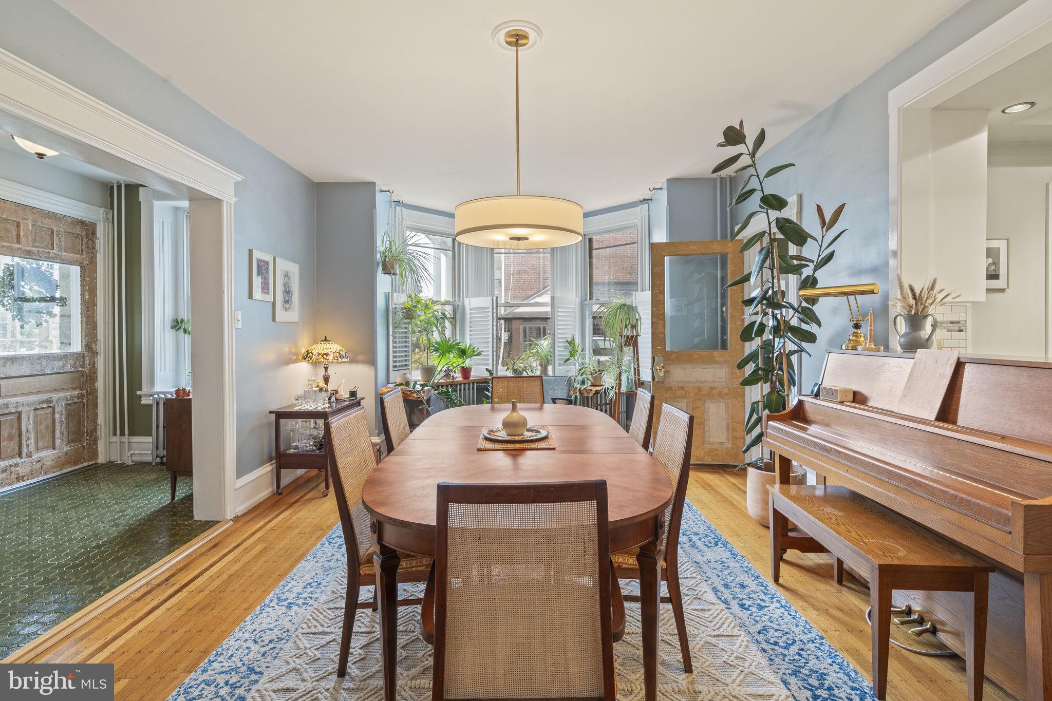 ROXBOROUGH - Residential