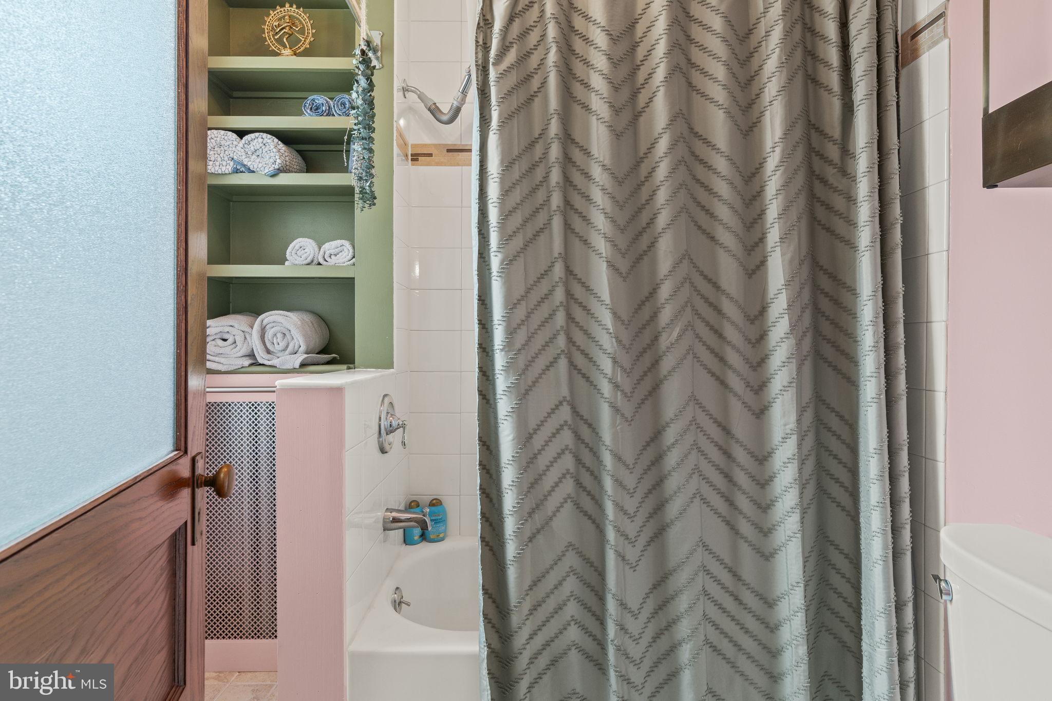 ROXBOROUGH - Residential