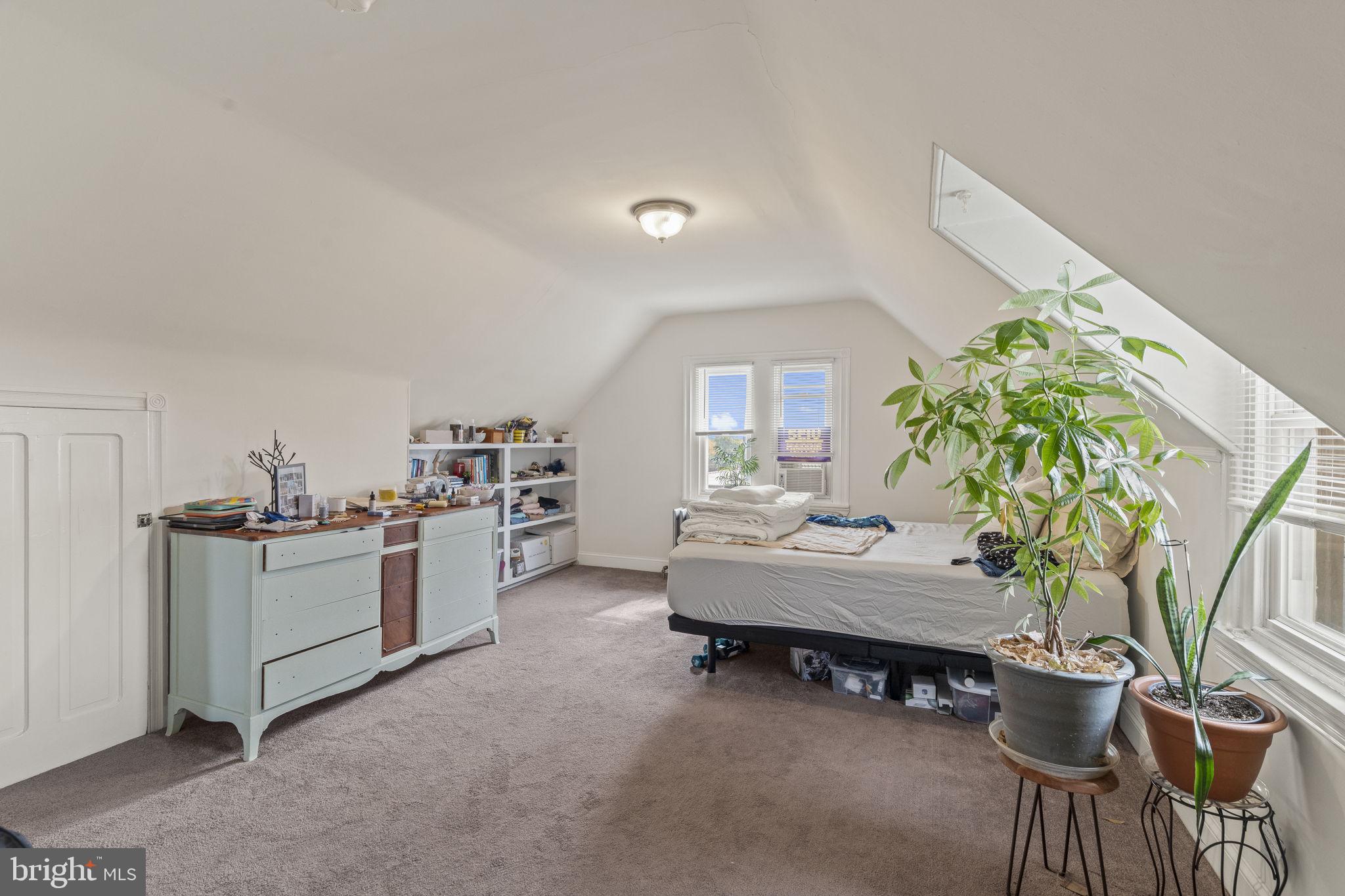 ROXBOROUGH - Residential