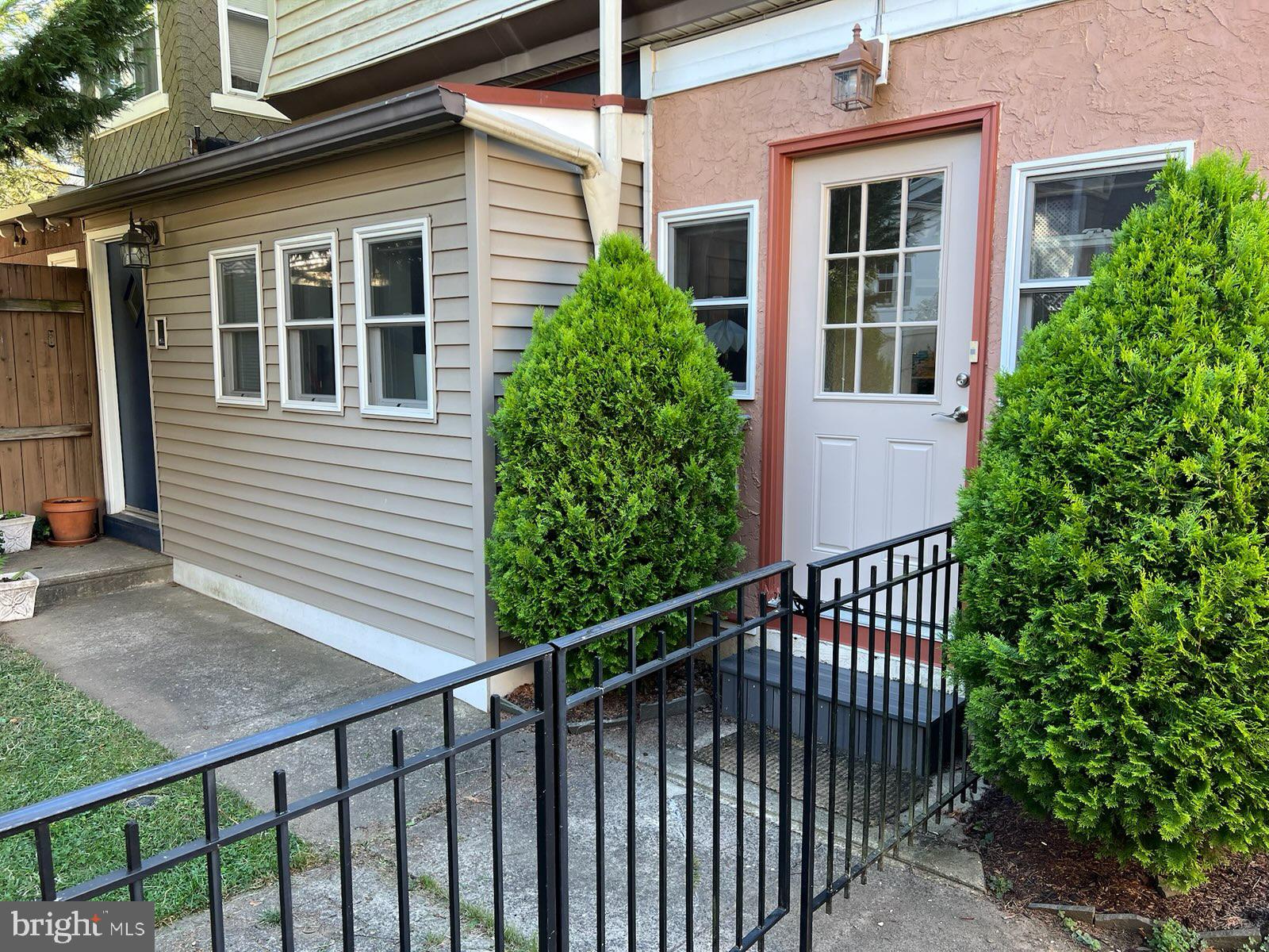 ROXBOROUGH - Residential