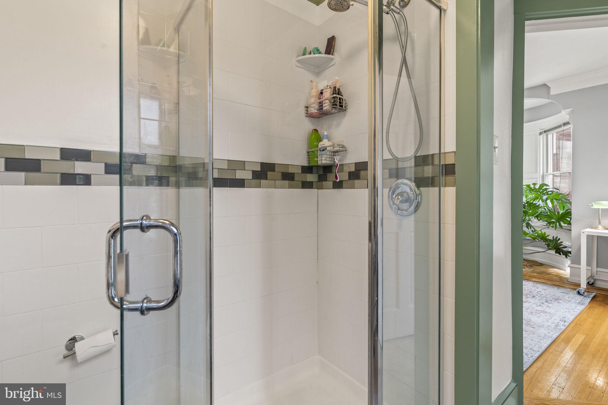 ROXBOROUGH - Residential