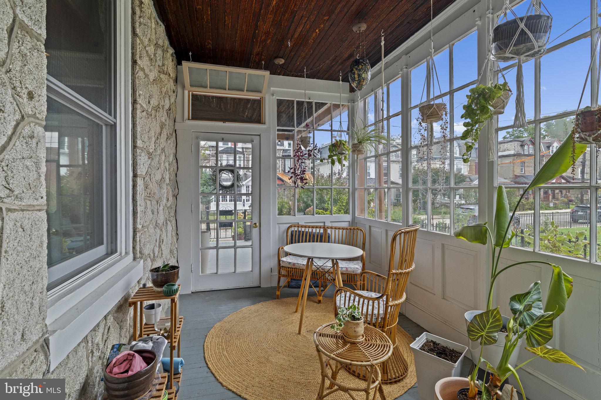 ROXBOROUGH - Residential