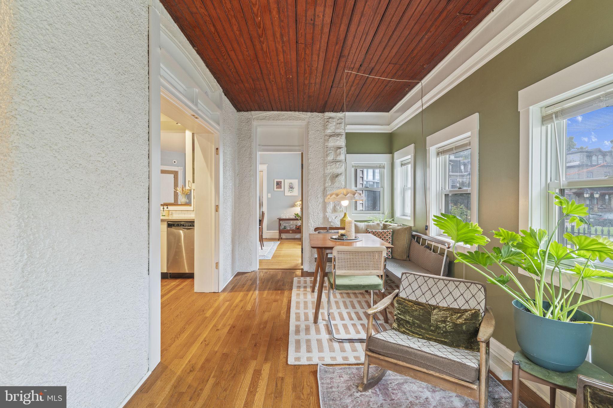 ROXBOROUGH - Residential