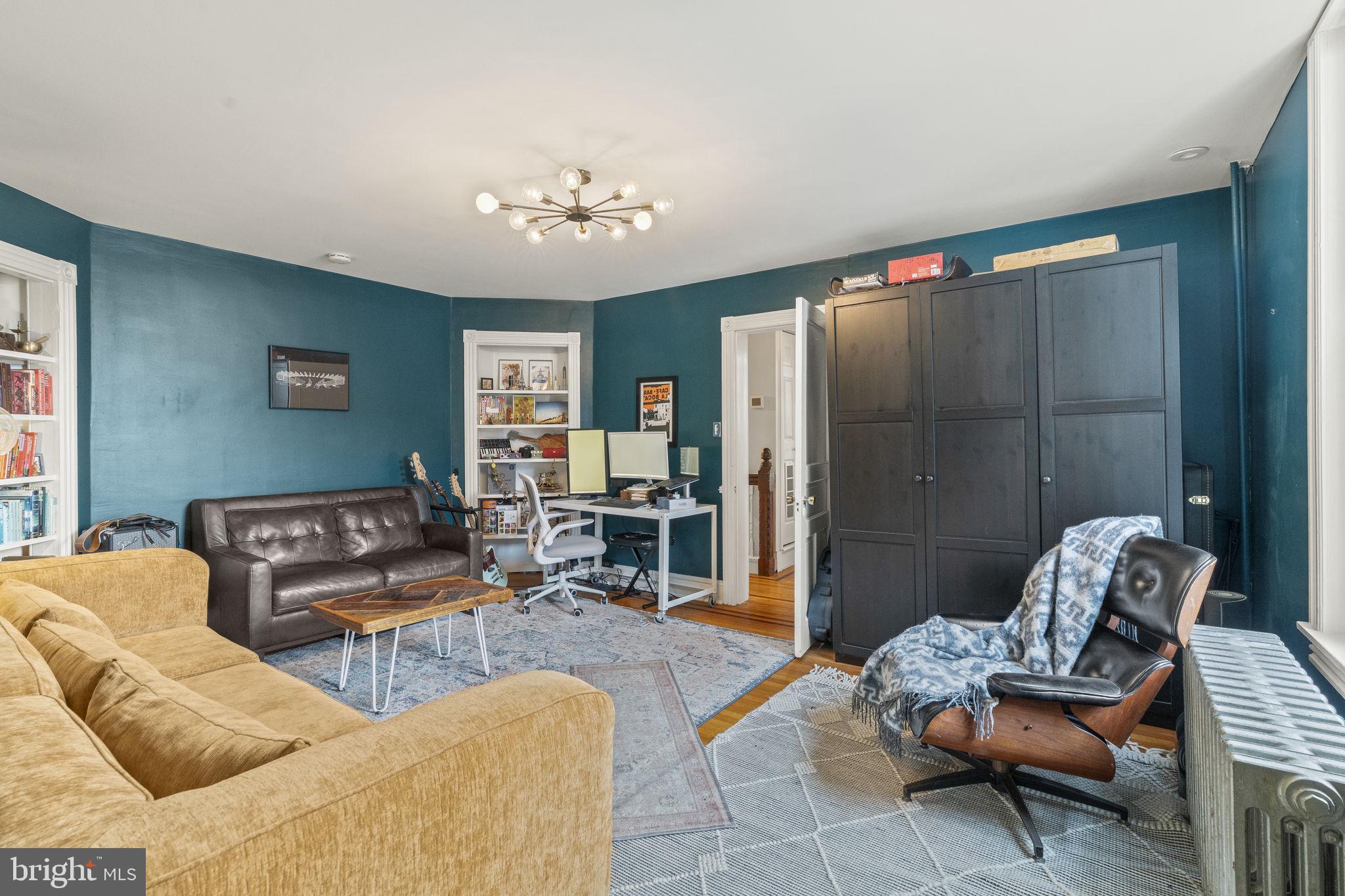 ROXBOROUGH - Residential