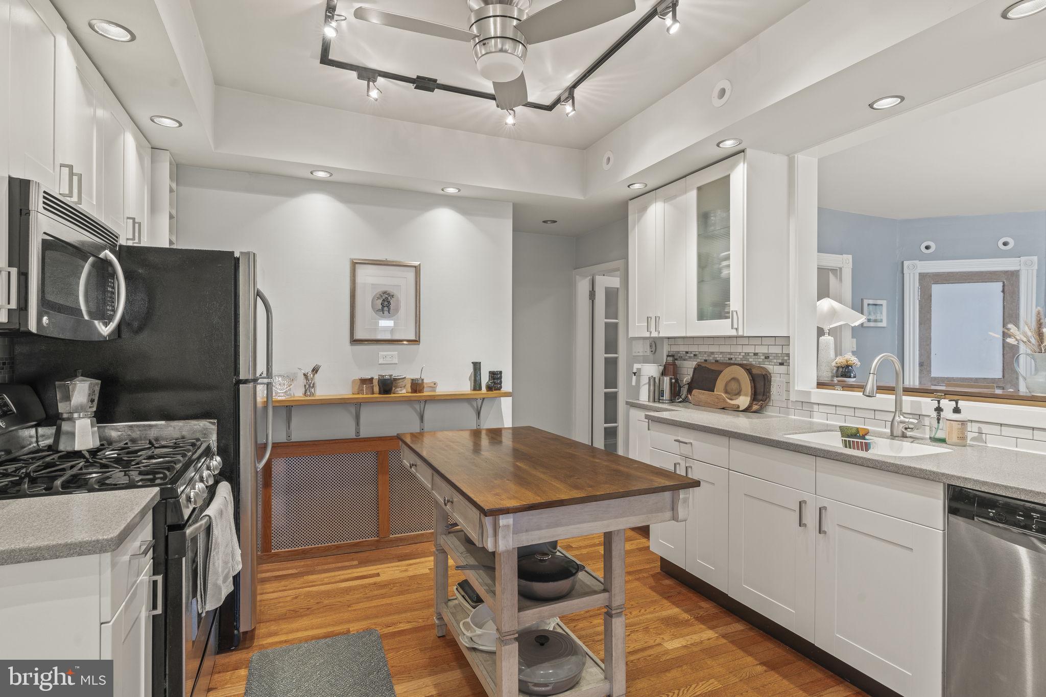 ROXBOROUGH - Residential