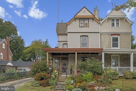 562 LEVERINGTON AVENUE PHILADELPHIA PA 19128