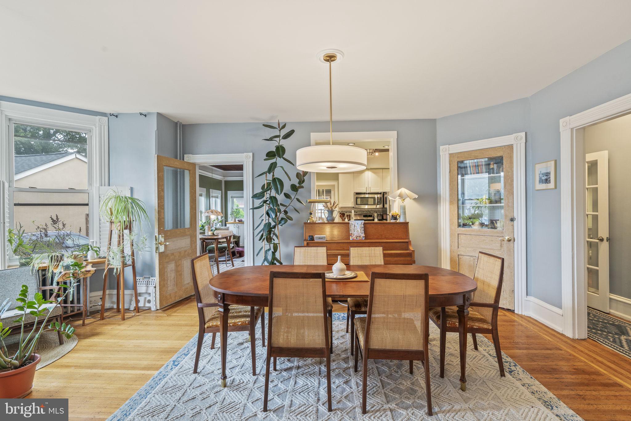 ROXBOROUGH - Residential