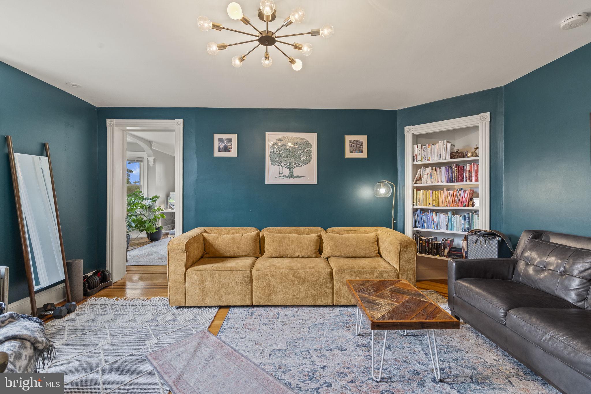 ROXBOROUGH - Residential