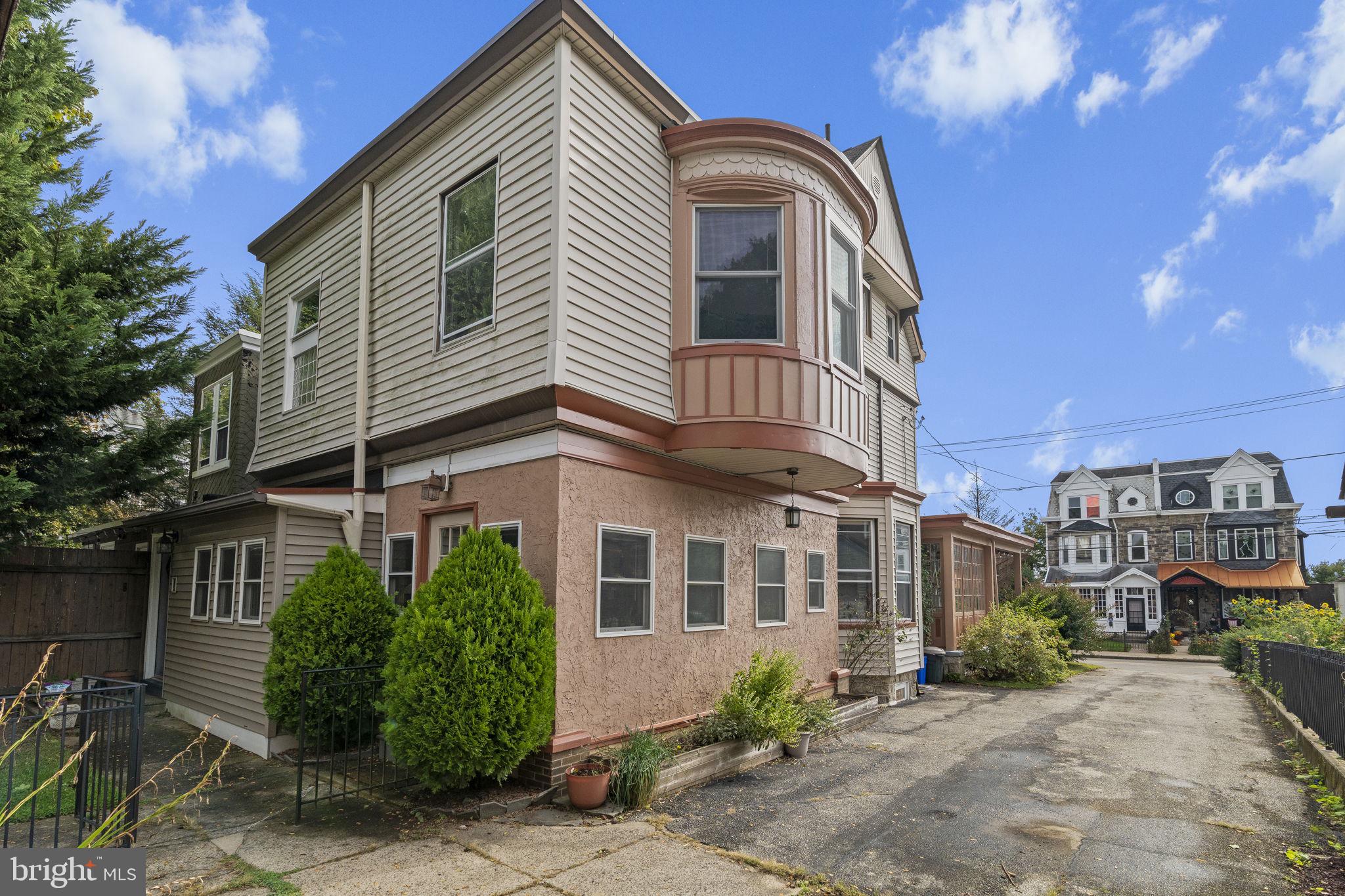 ROXBOROUGH - Residential