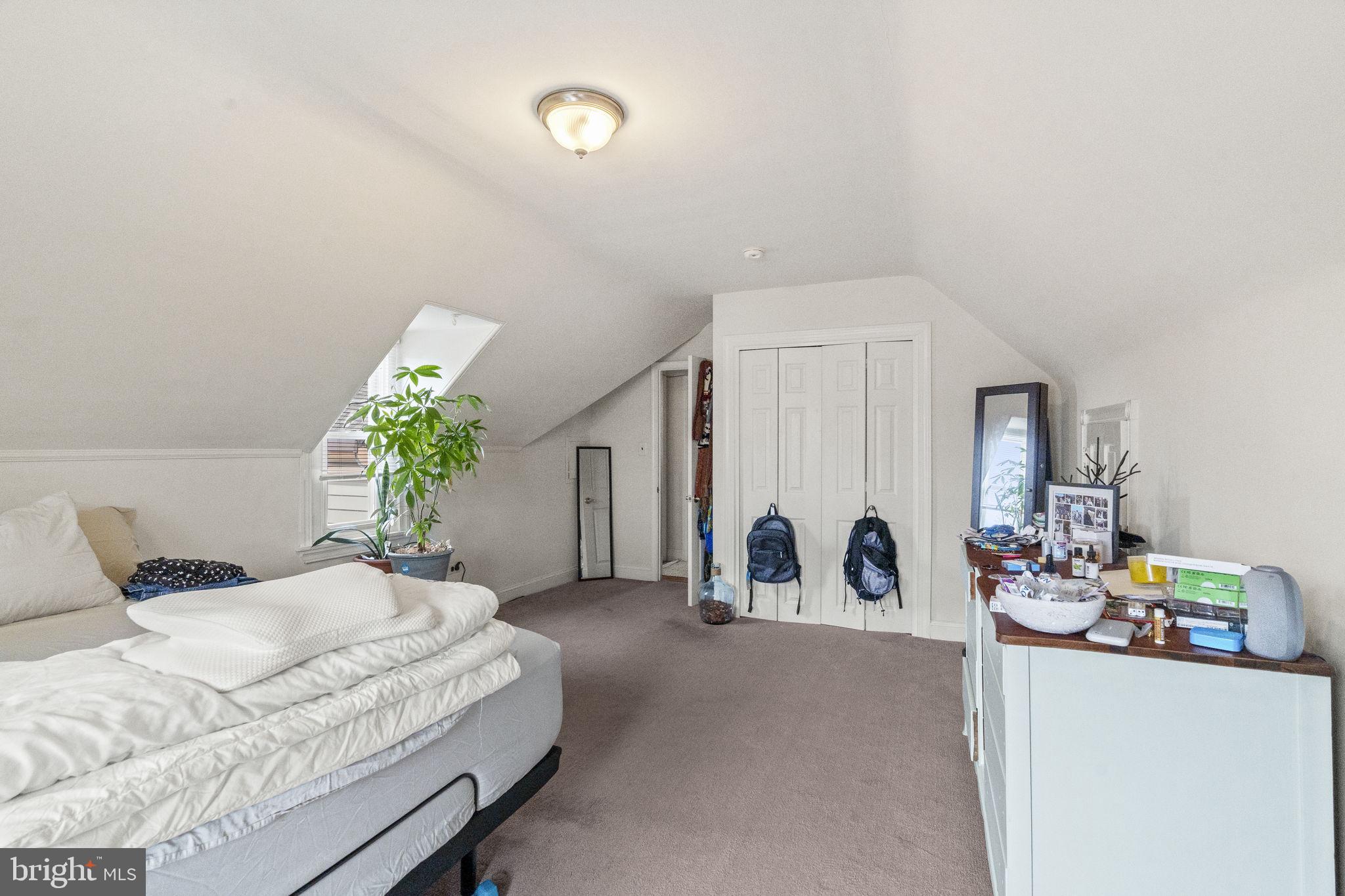 ROXBOROUGH - Residential