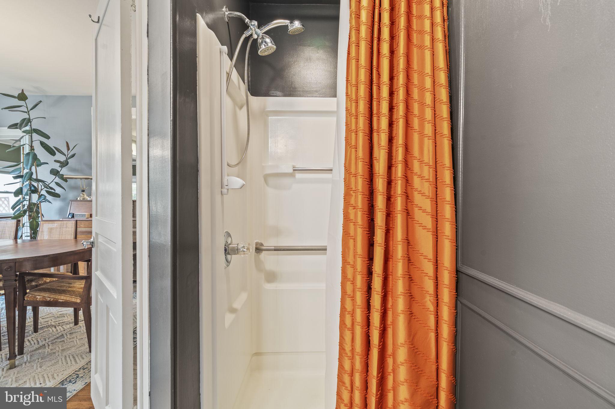 ROXBOROUGH - Residential