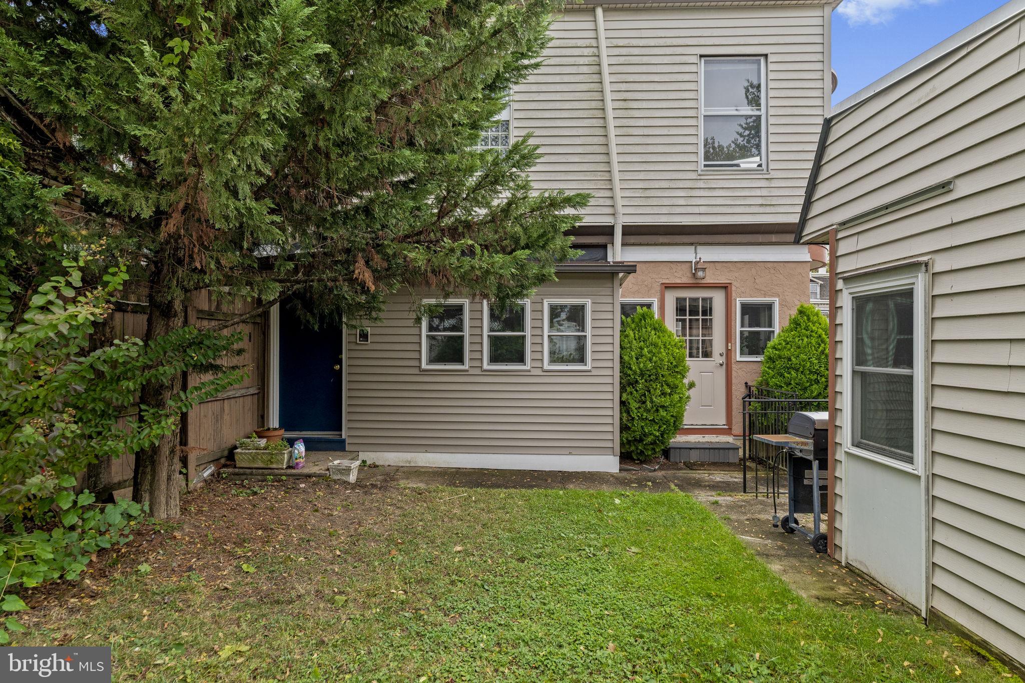 ROXBOROUGH - Residential