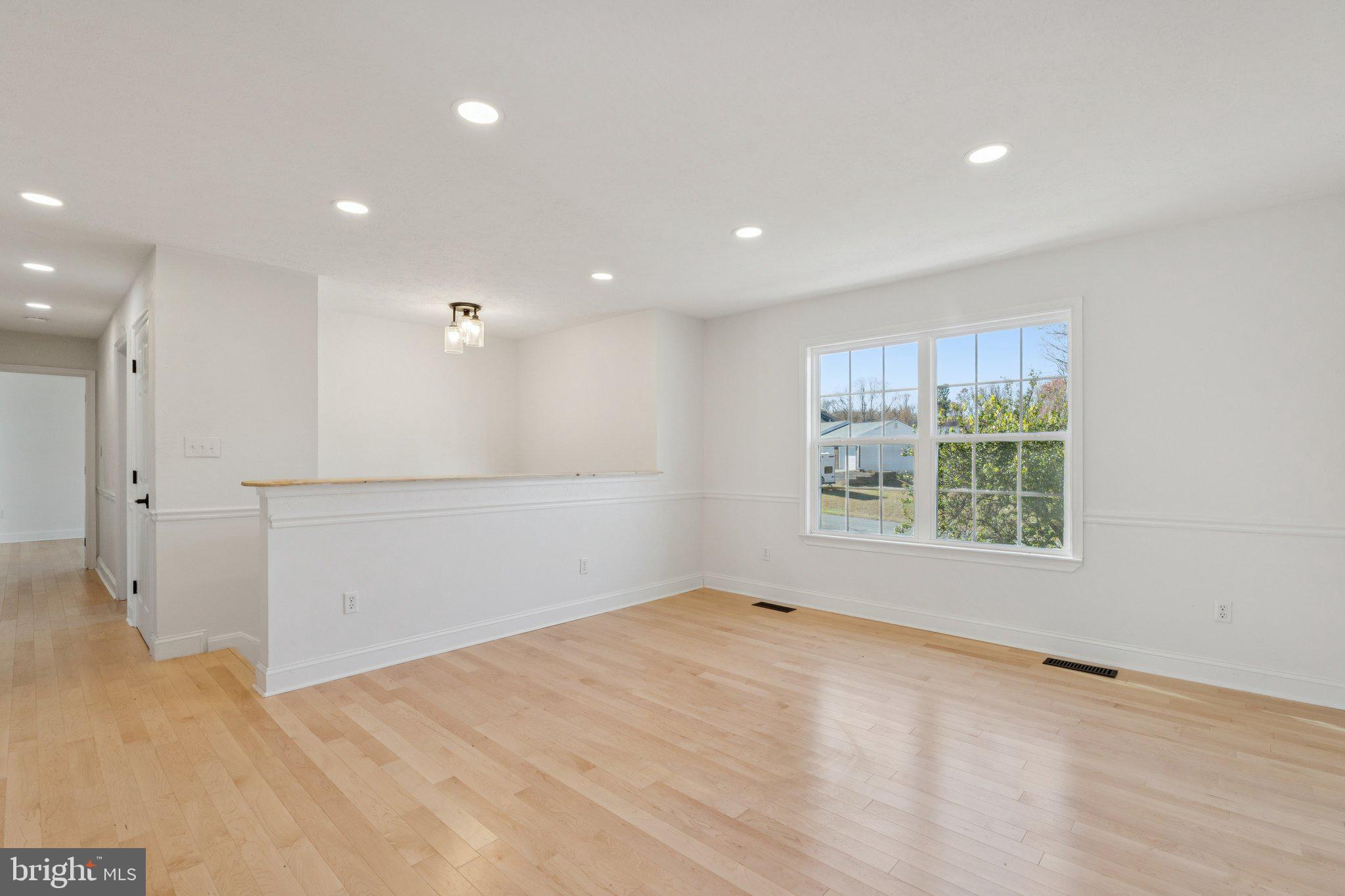 GOLDEN BEACH - Residential