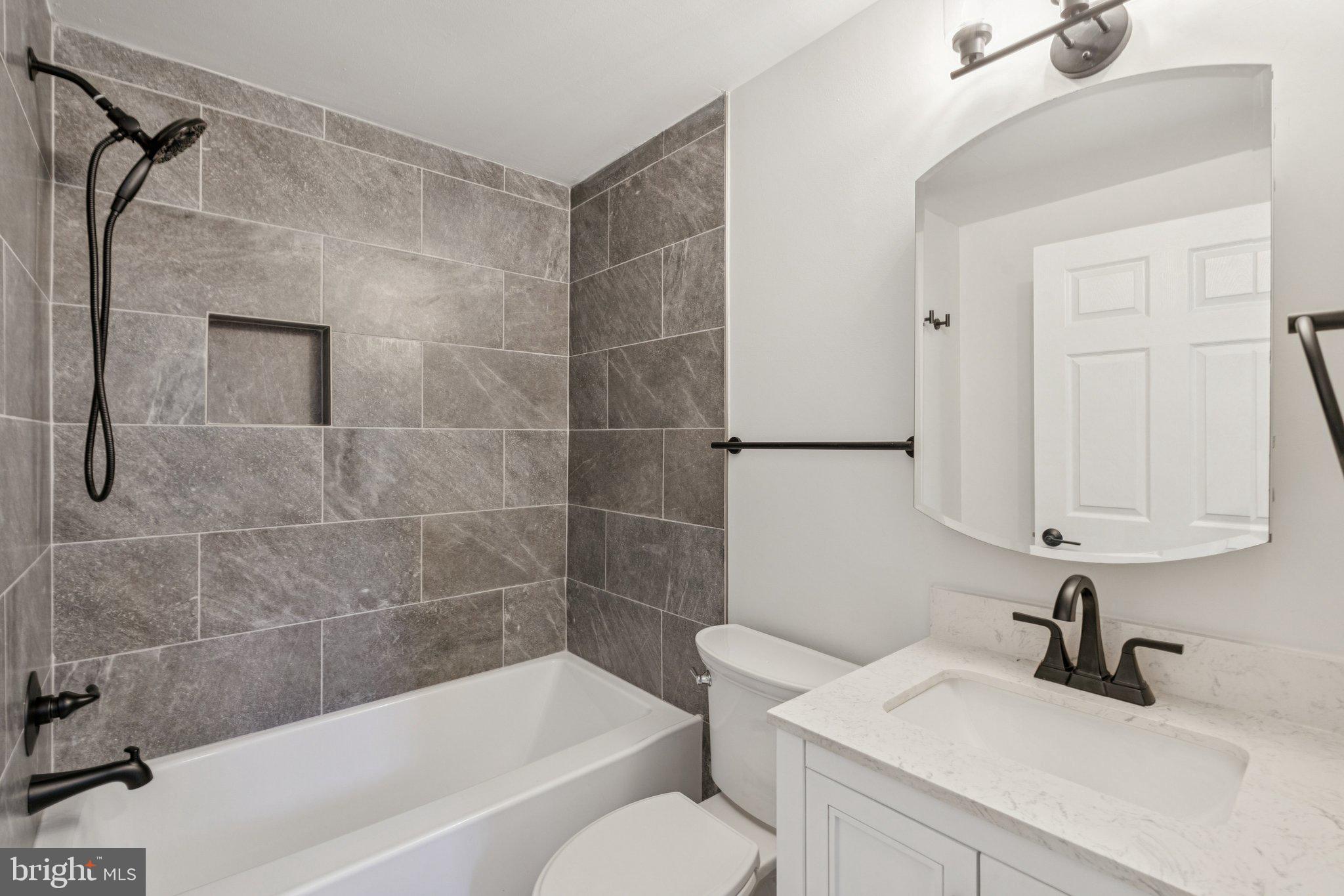 GOLDEN BEACH - Residential