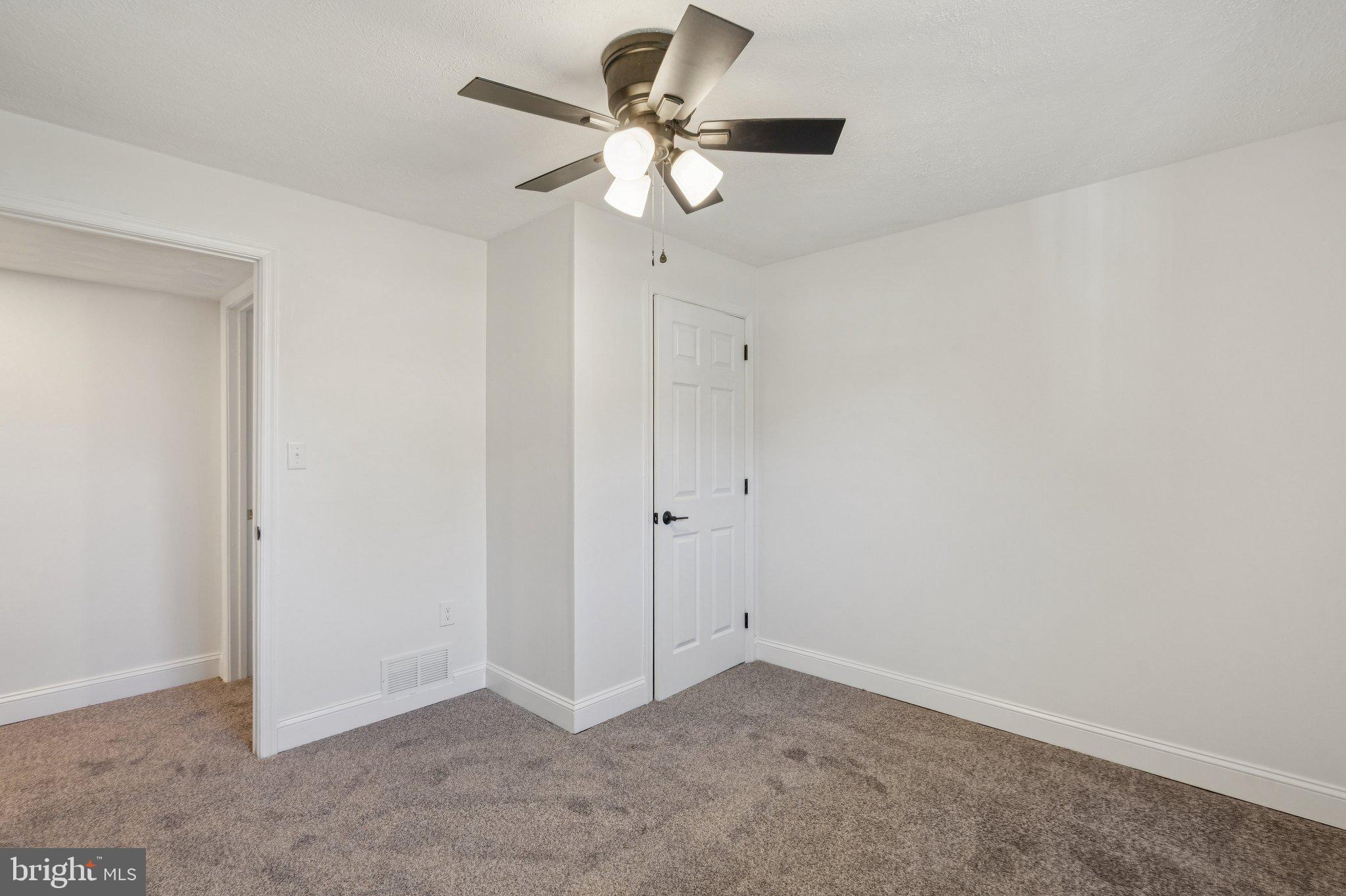 GOLDEN BEACH - Residential