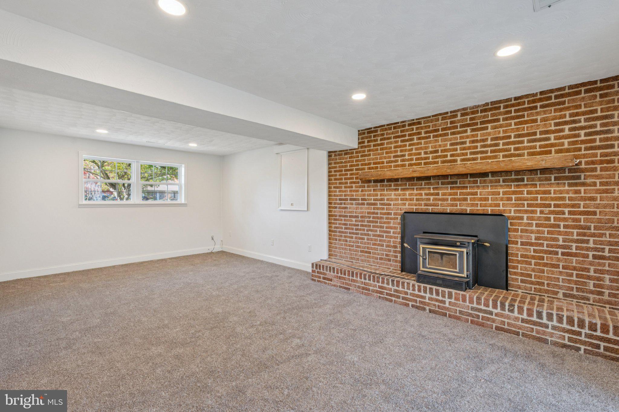 GOLDEN BEACH - Residential