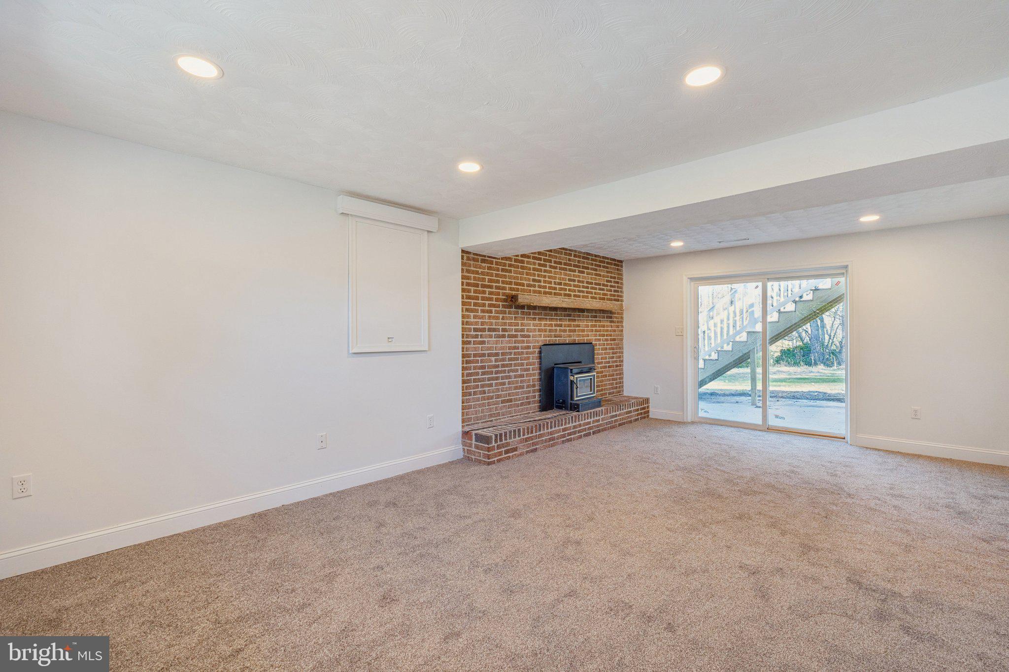 GOLDEN BEACH - Residential