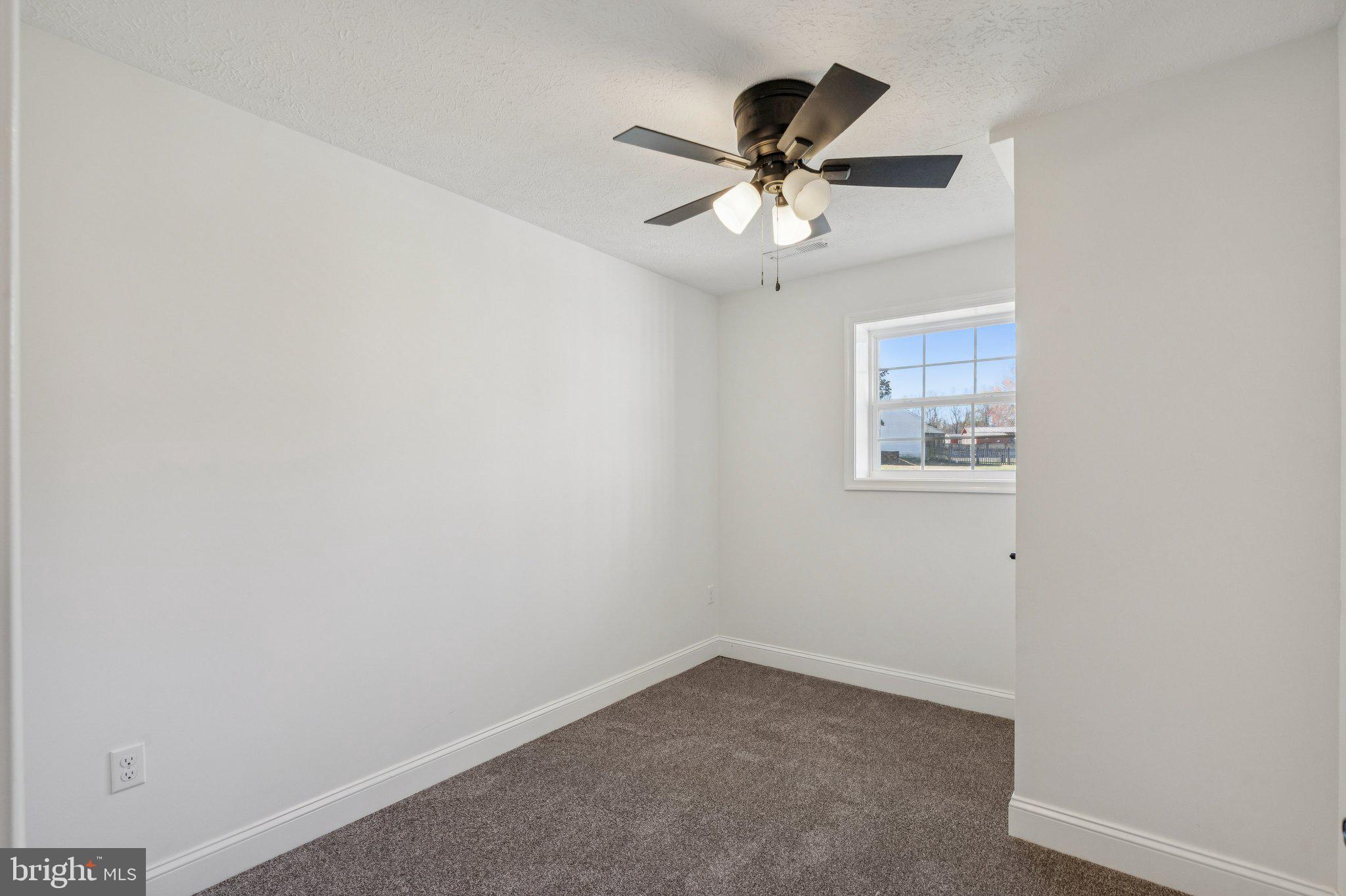 GOLDEN BEACH - Residential