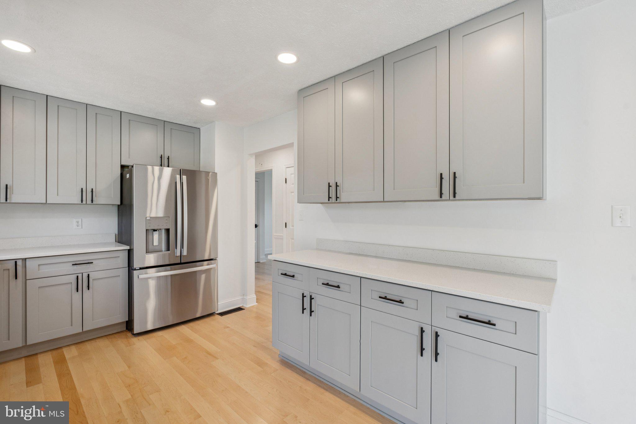 GOLDEN BEACH - Residential