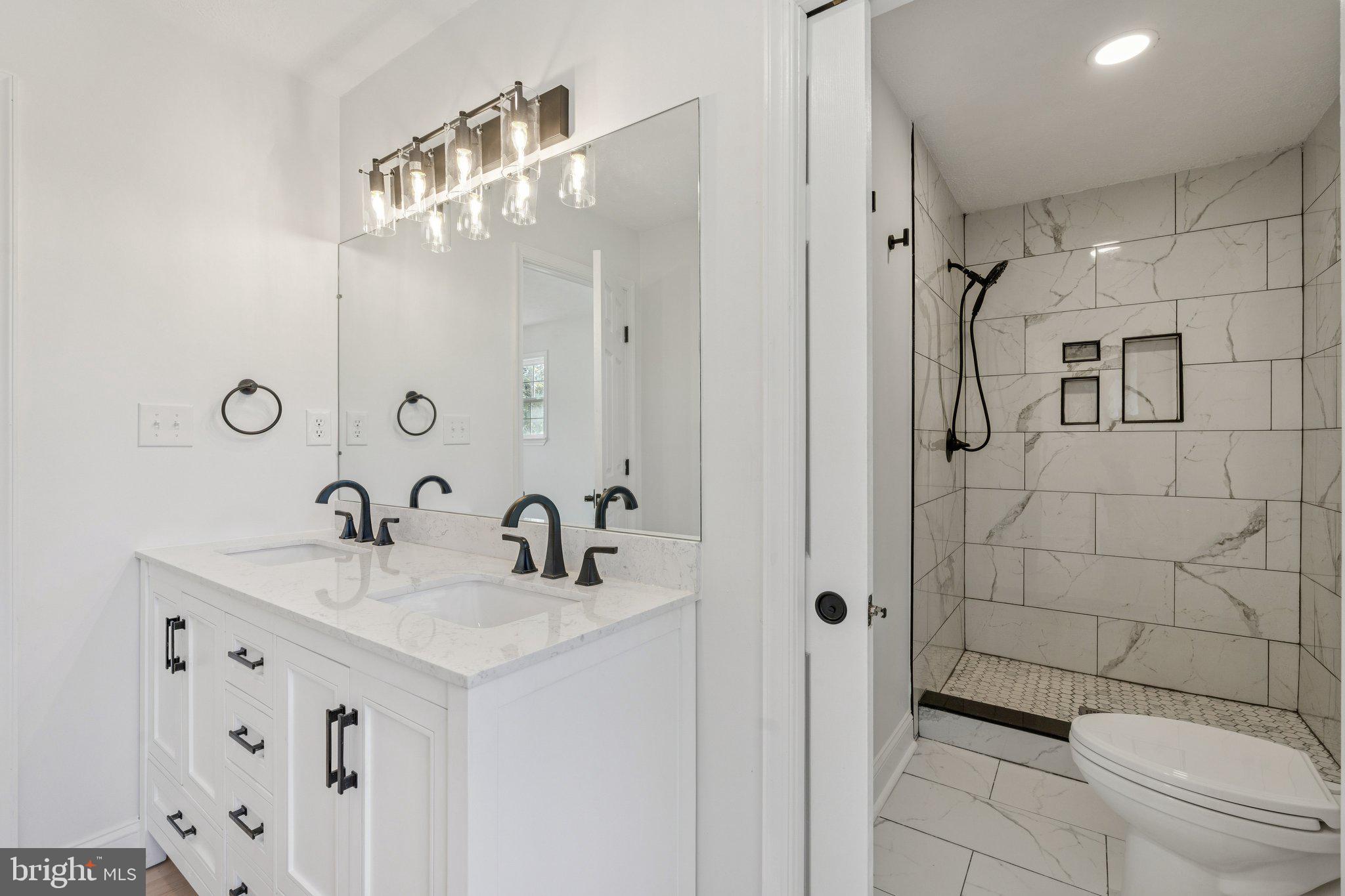 GOLDEN BEACH - Residential