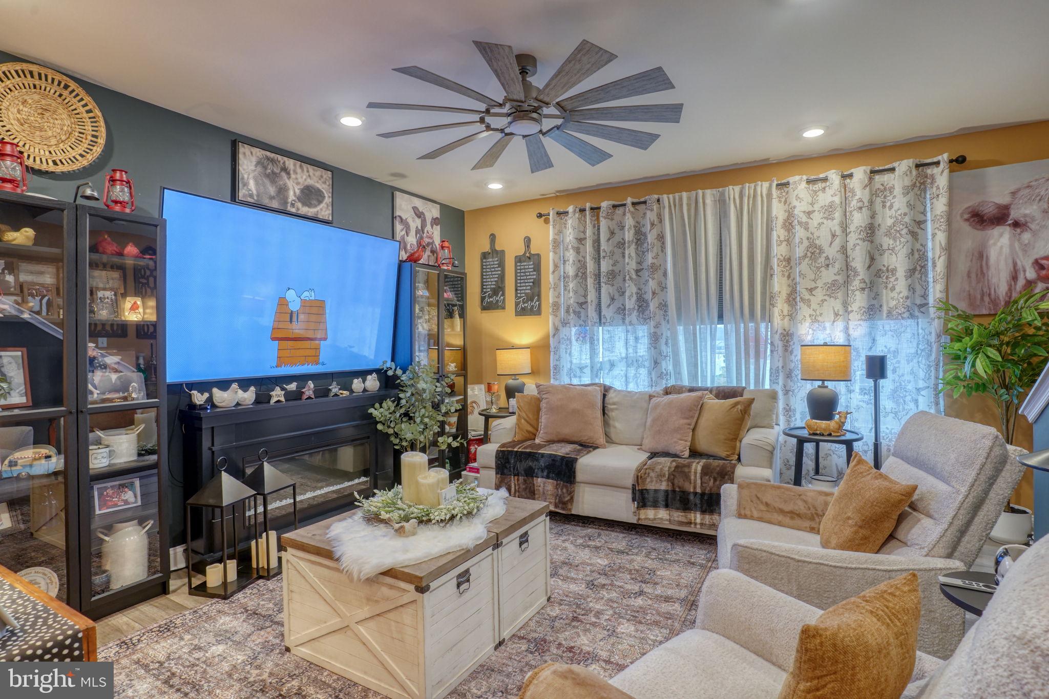 PLANTATION LAKES - Residential