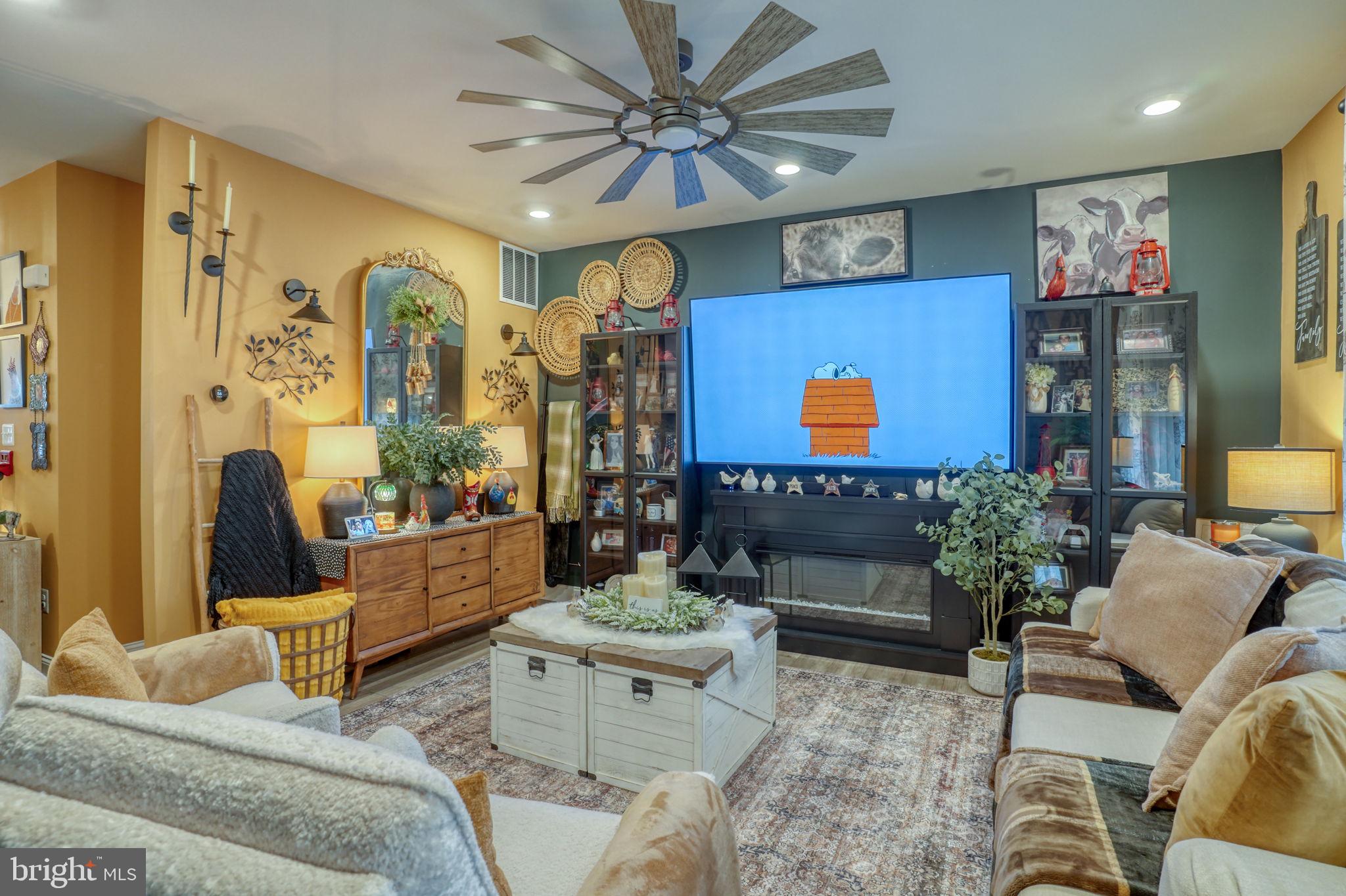 PLANTATION LAKES - Residential