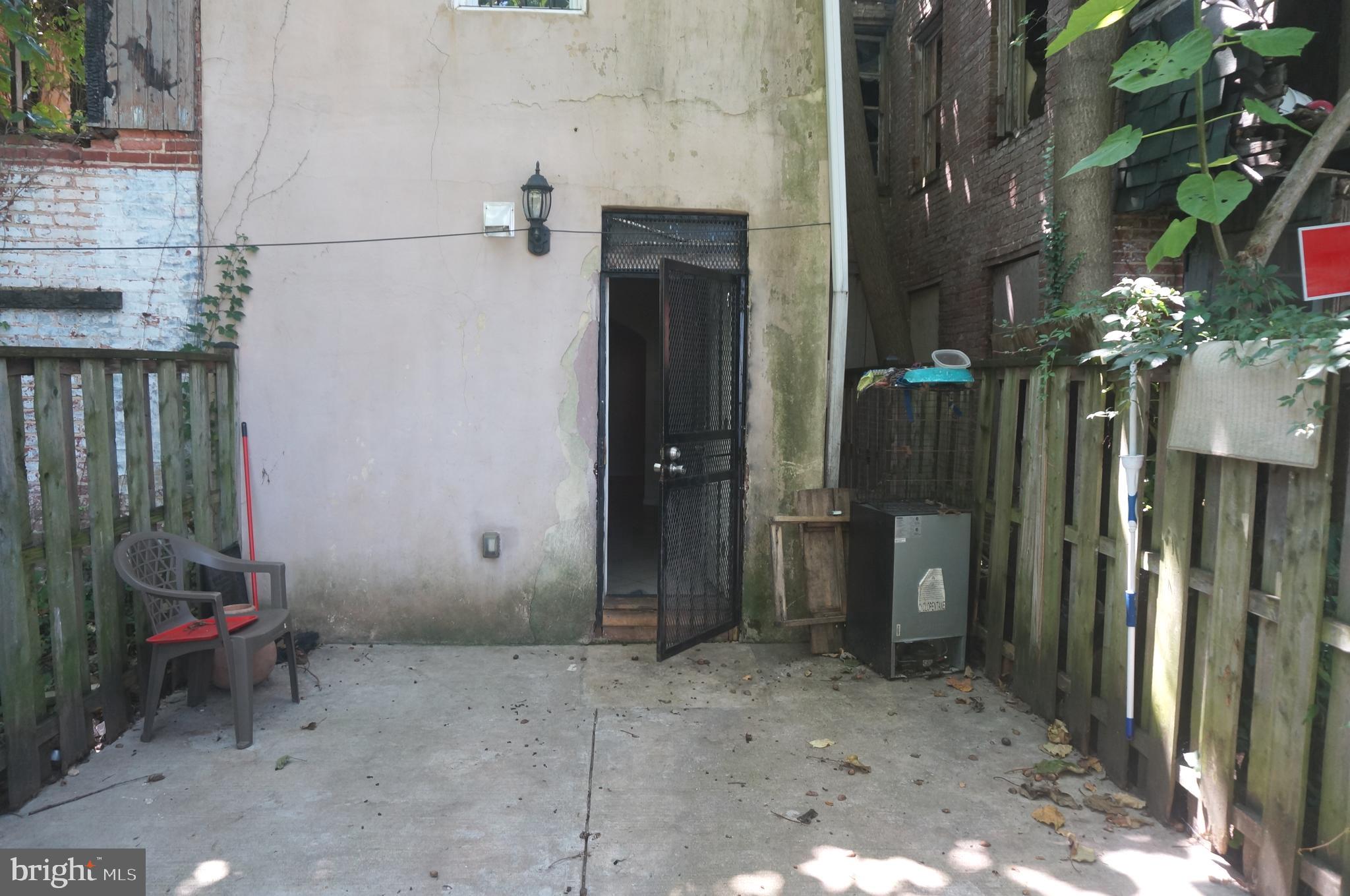 JOHNSTON SQUARE - Residential